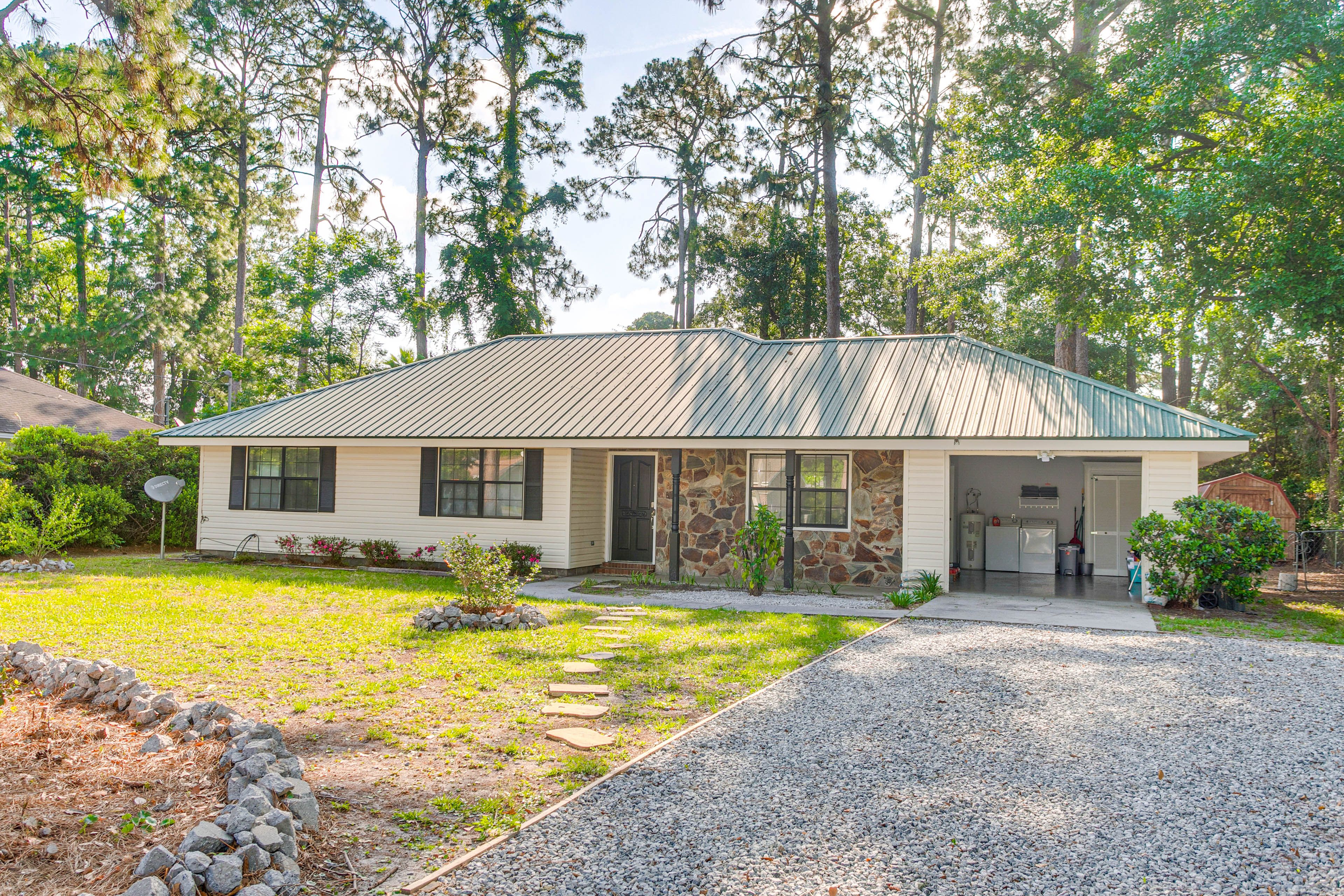 Brunswick Vacation Rental | 3BR | 2BA | 1,320 Sq Ft | 2 Steps to Enter