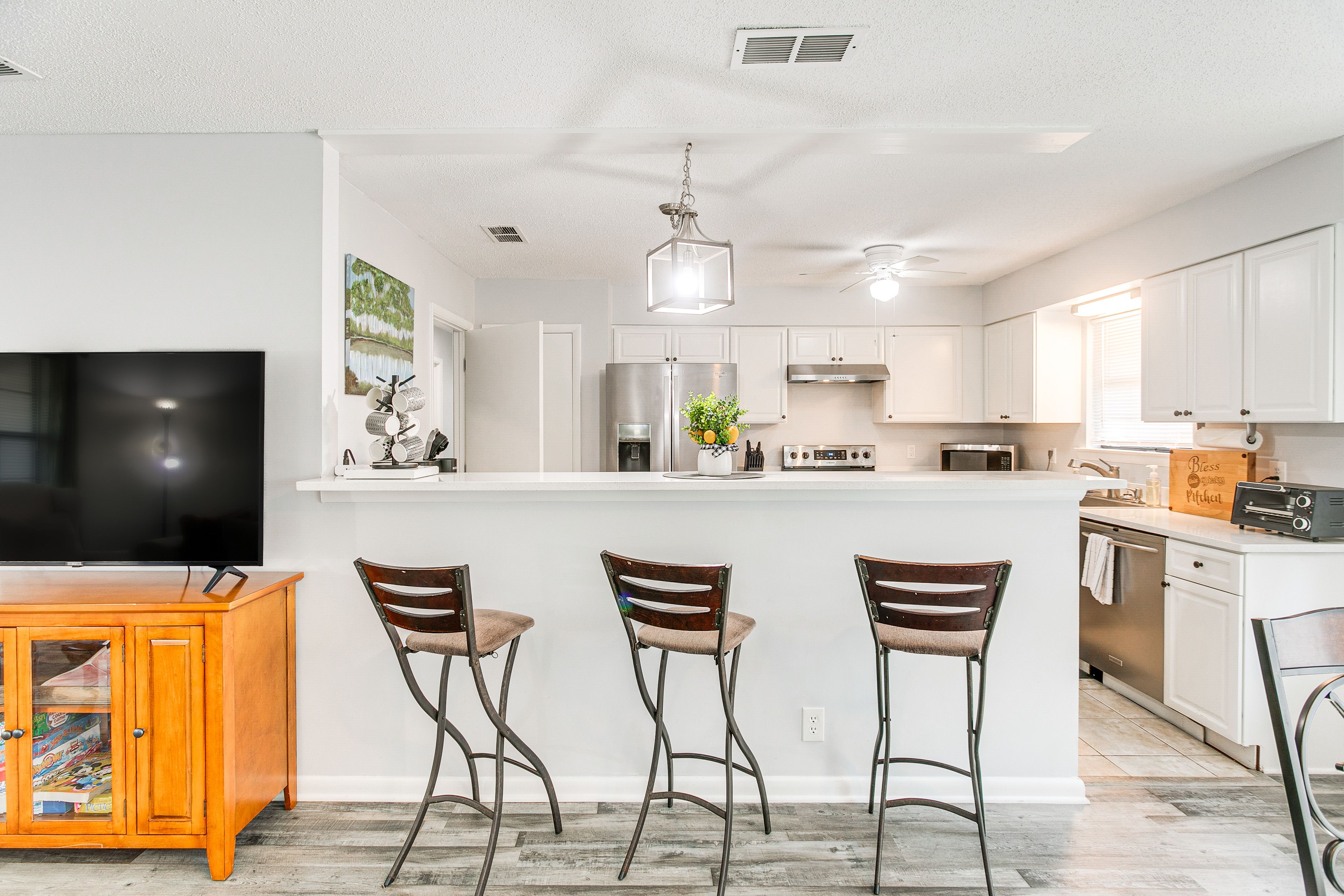 Additional Dining Area | Breakfast Bar
