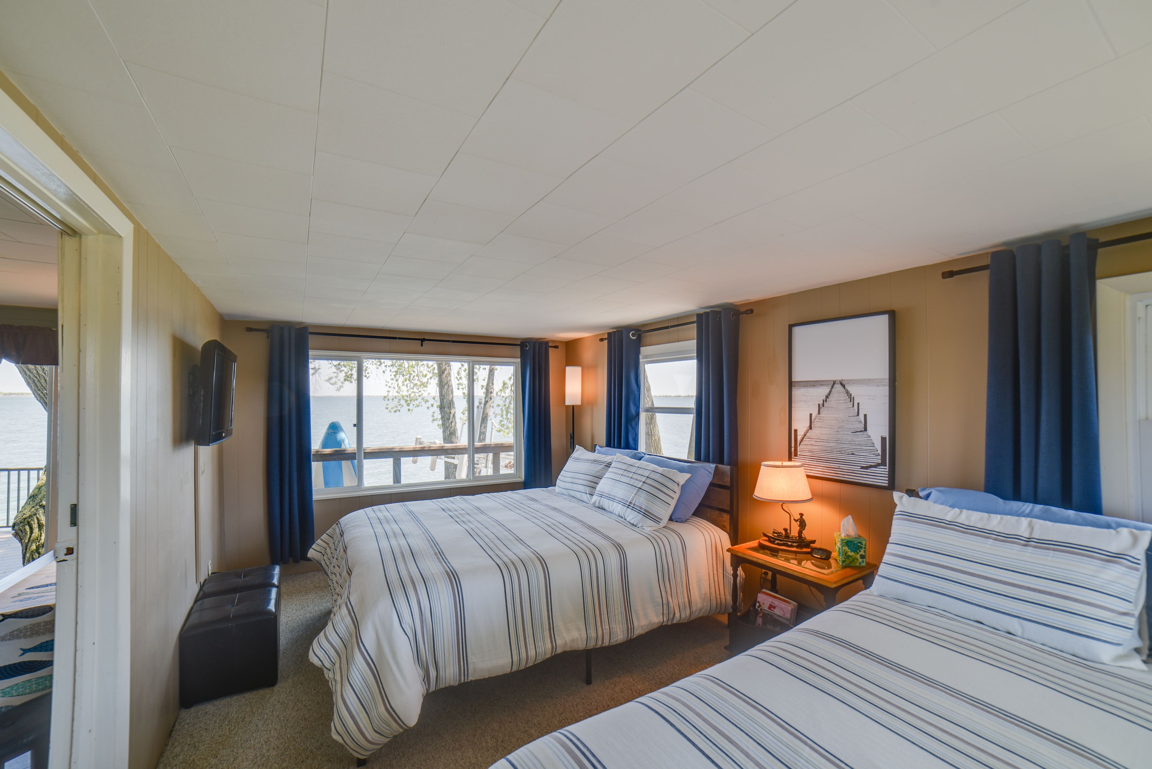 Bedroom 2 | 2 Queen Beds | Smart TV