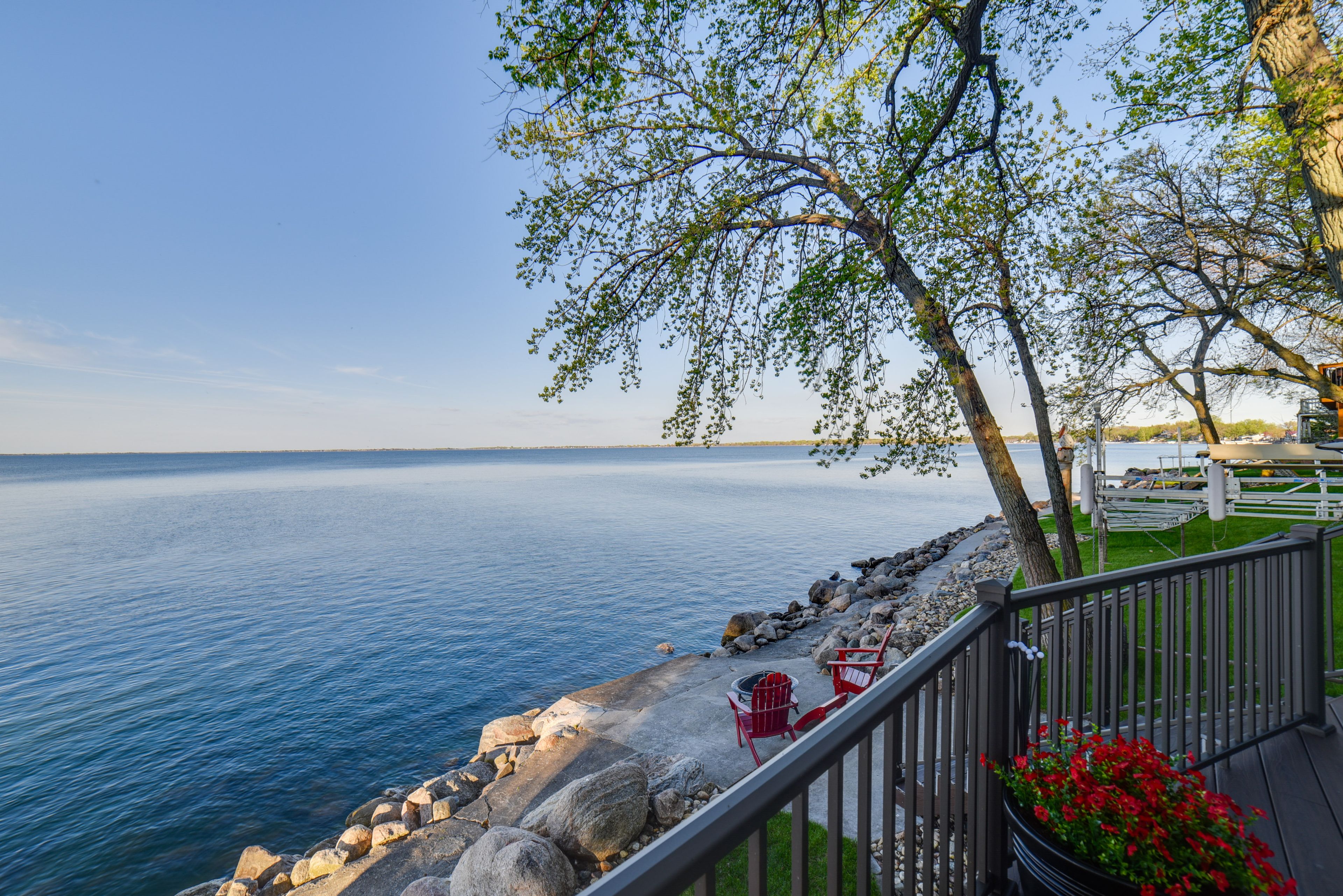 Deck | Lakefront View