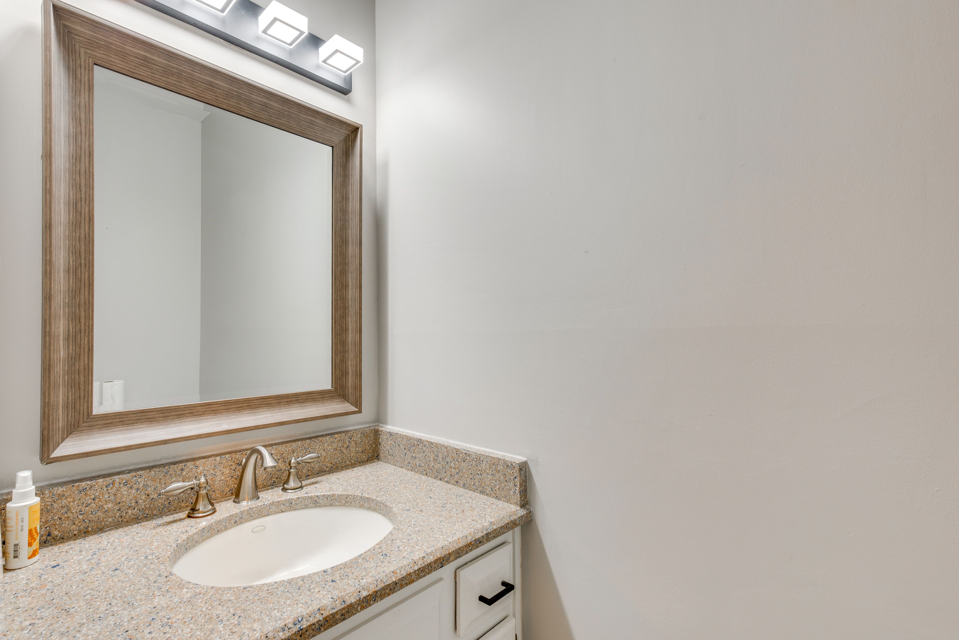 Half Bathroom | 1st Floor