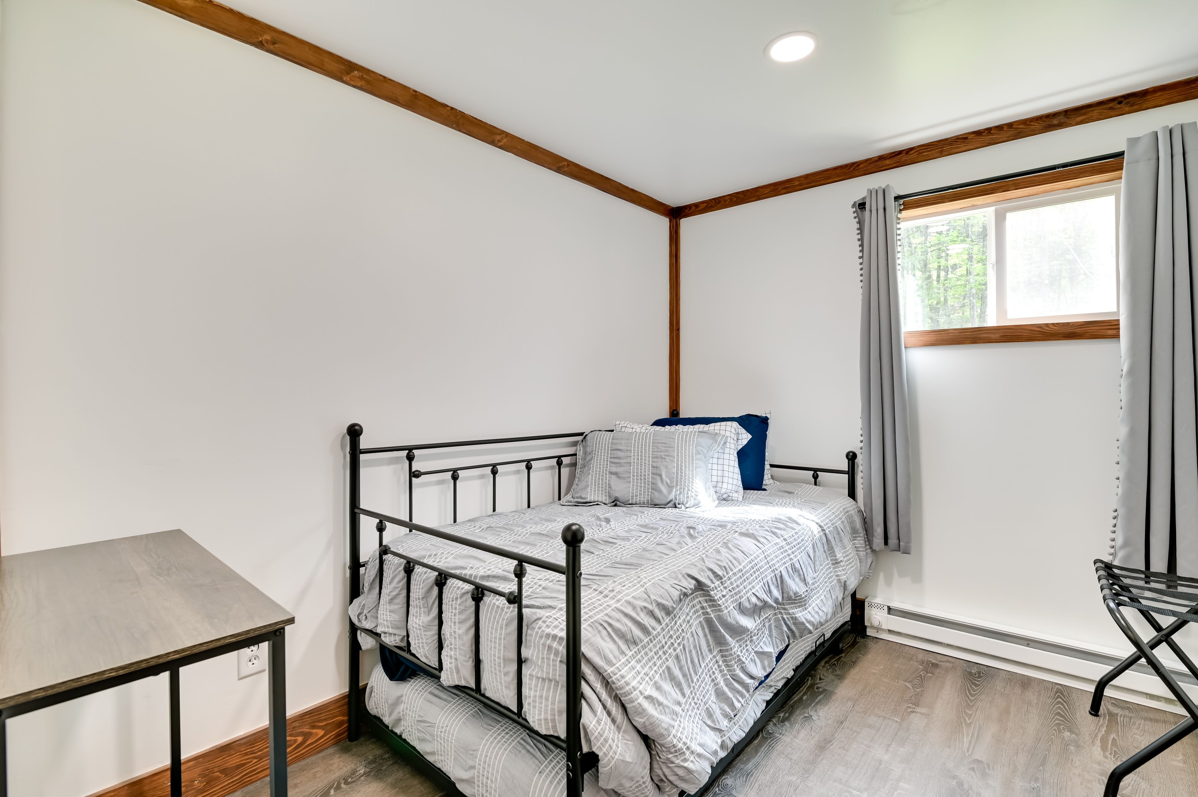 Bedroom 2 | Twin Bed w/ Twin Trundle
