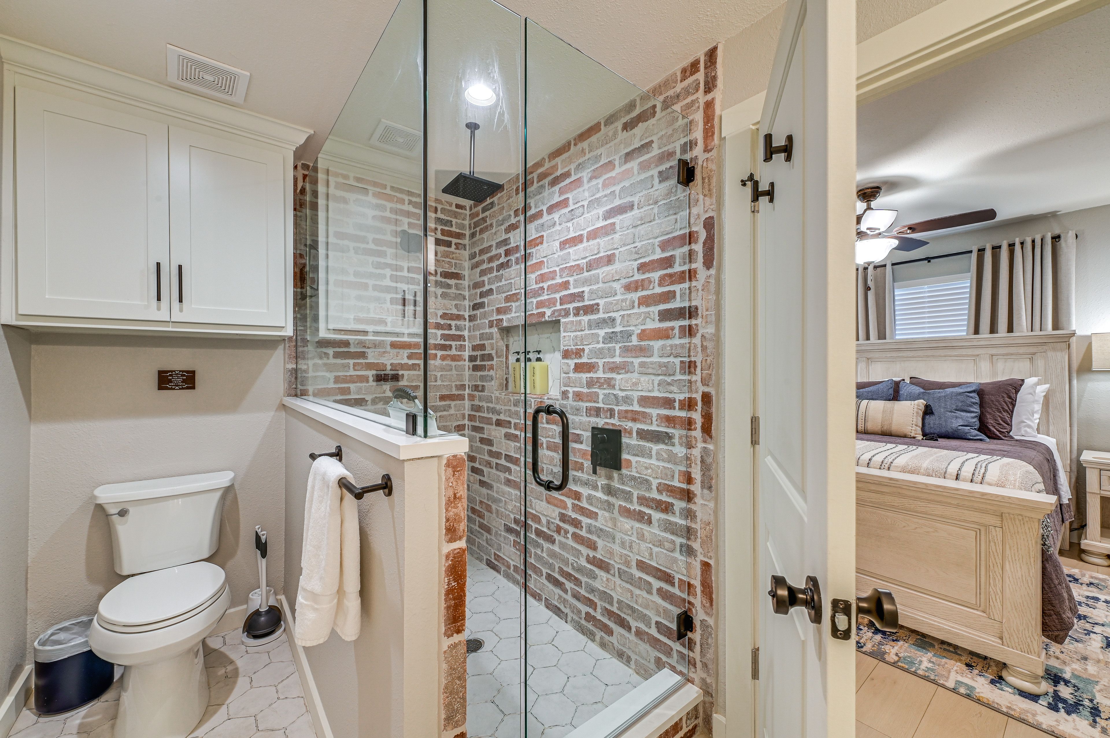 En-Suite Bathroom | Complimentary Toiletries