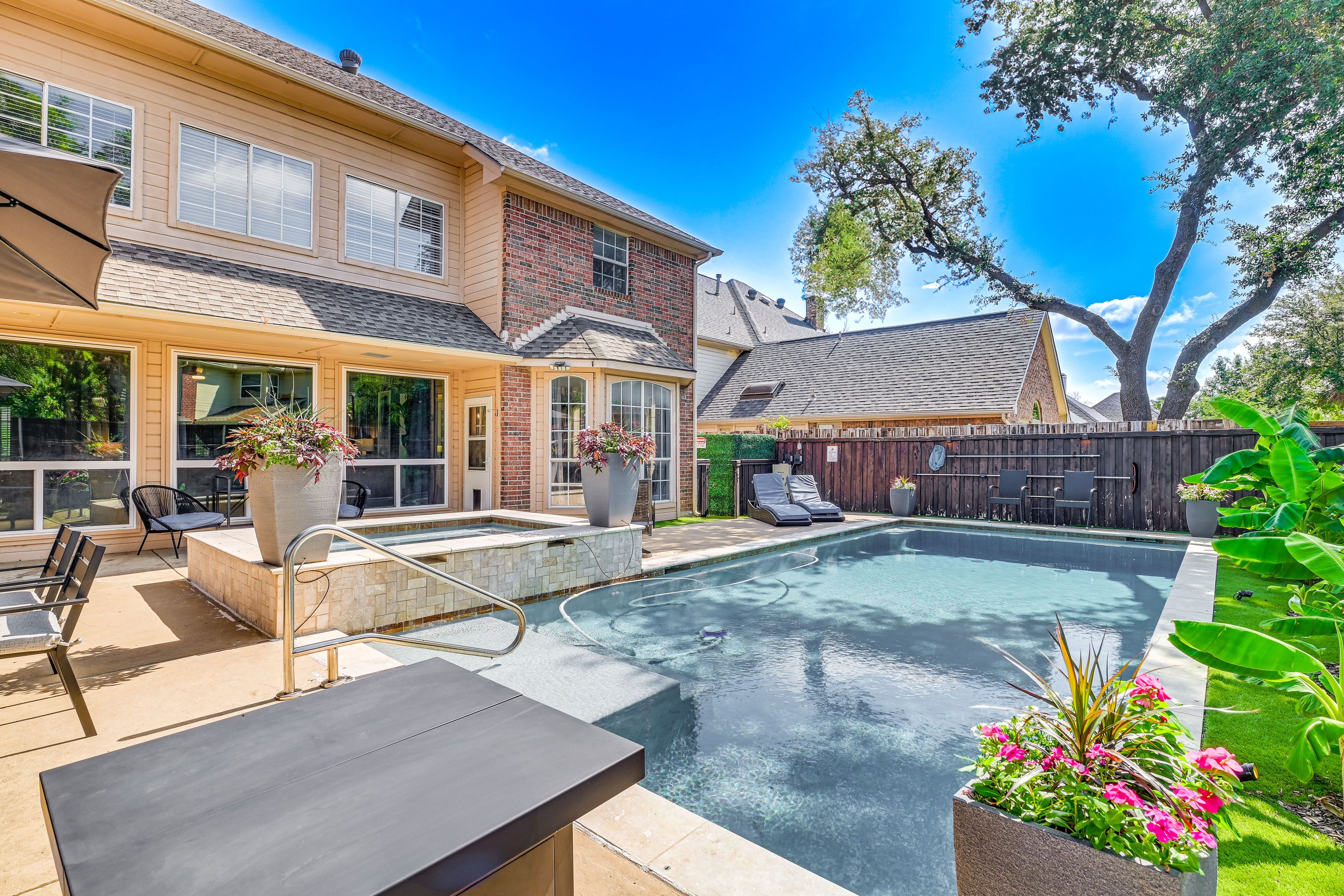 Seasonal Pool | Hot Tub