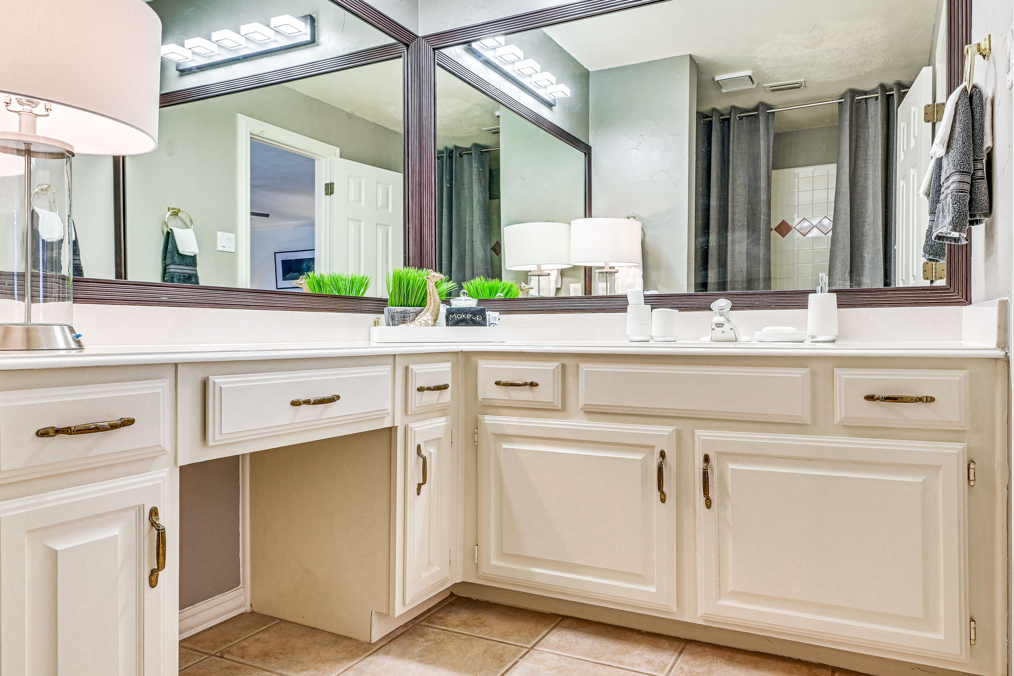 En-Suite Bathroom | 2nd Floor