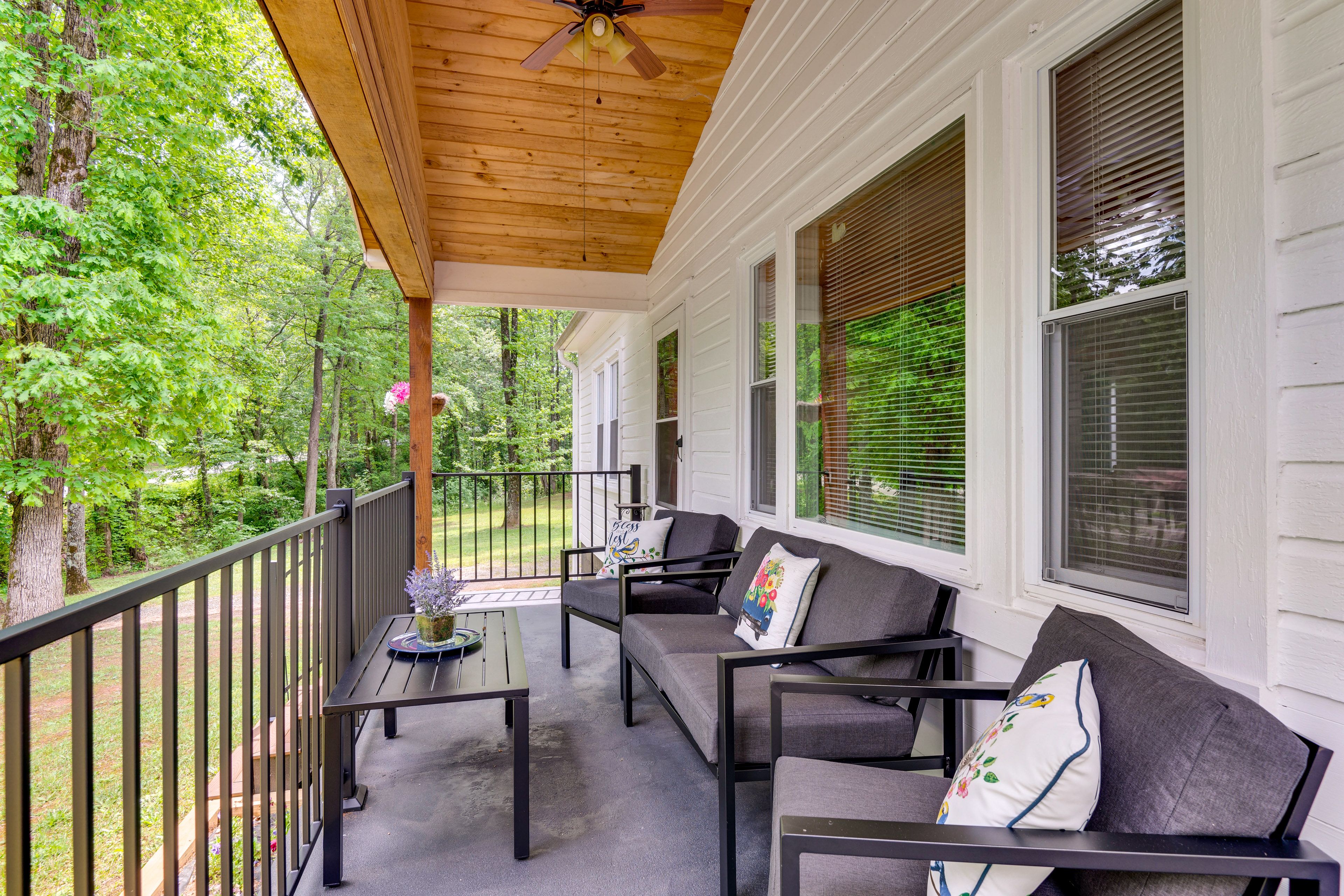 Forest City Vacation Rental | 2BR | 1BA | 950 Sq Ft | 1 Step Required