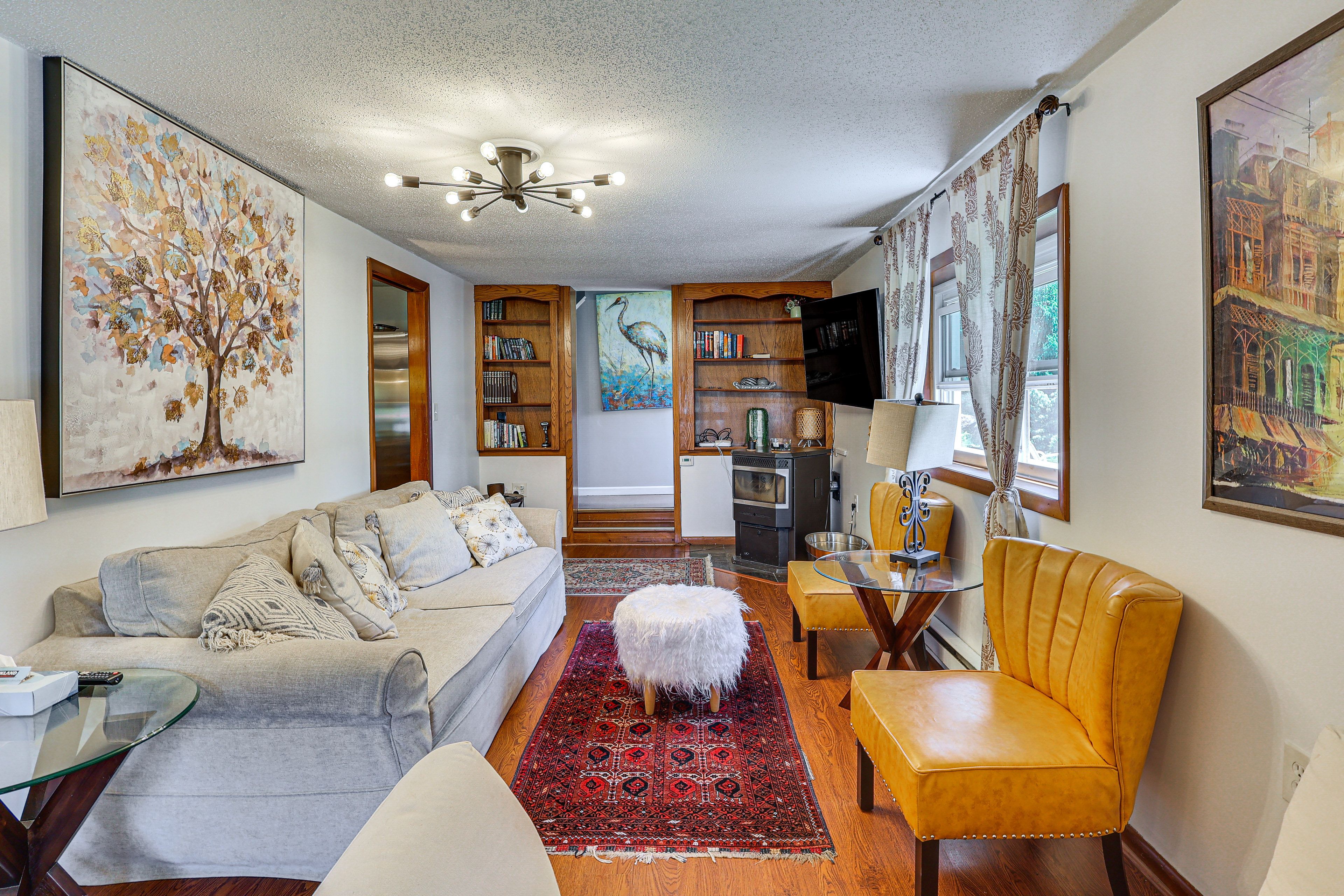 Living Room | Free WiFi | Smart TV | Pellet Stove | 1st Floor
