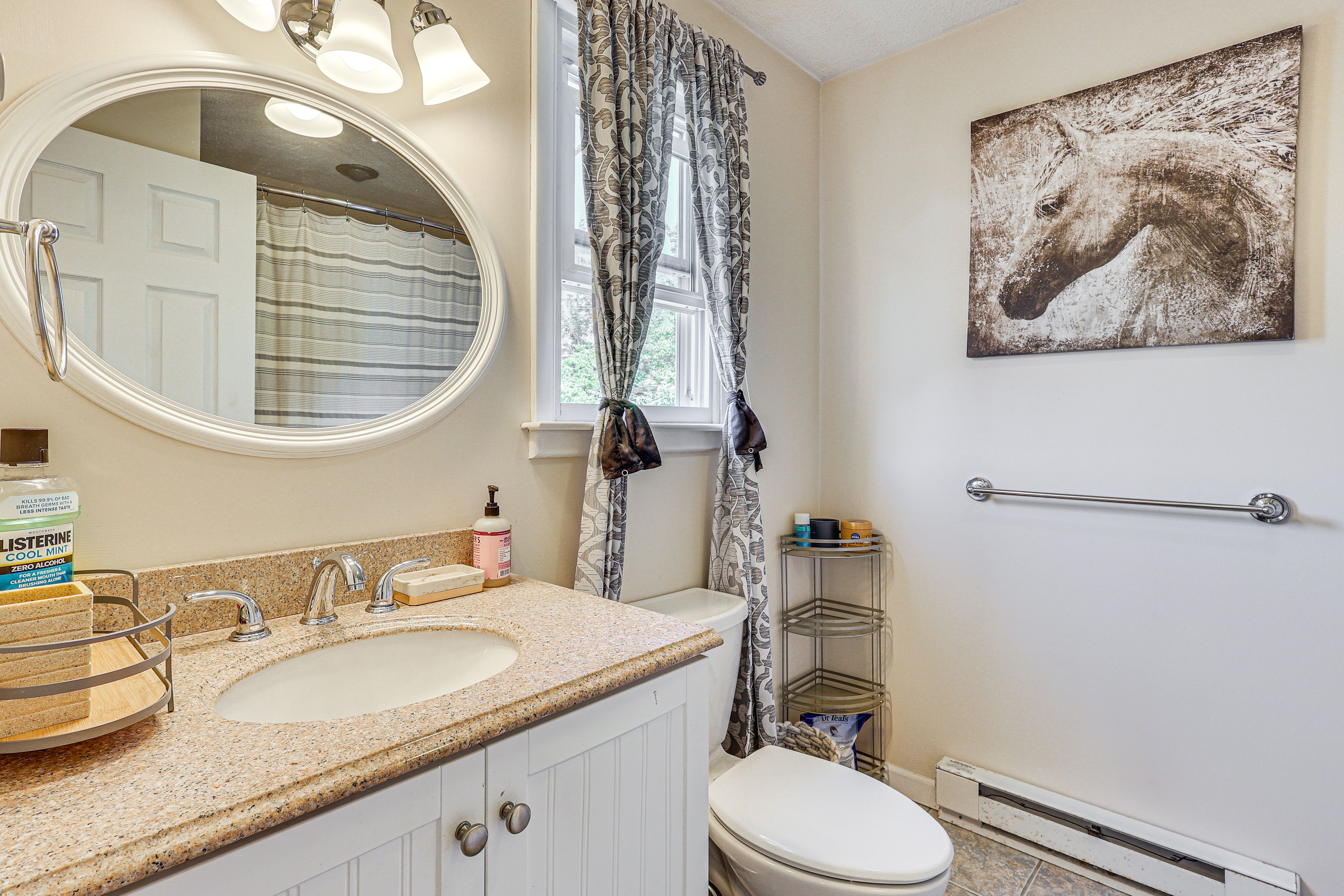 Full Bathroom | 2nd Floor
