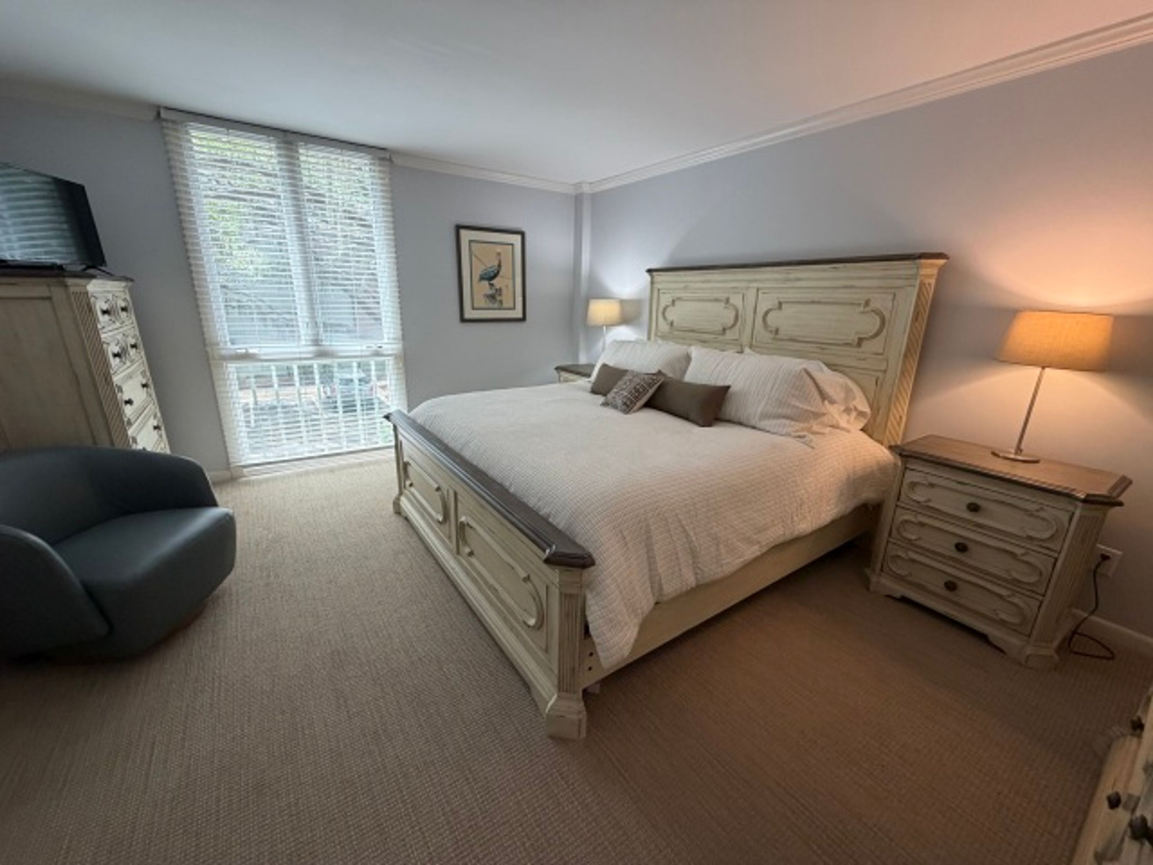 Bedroom | King Bed | Smart TV | Linens Provided