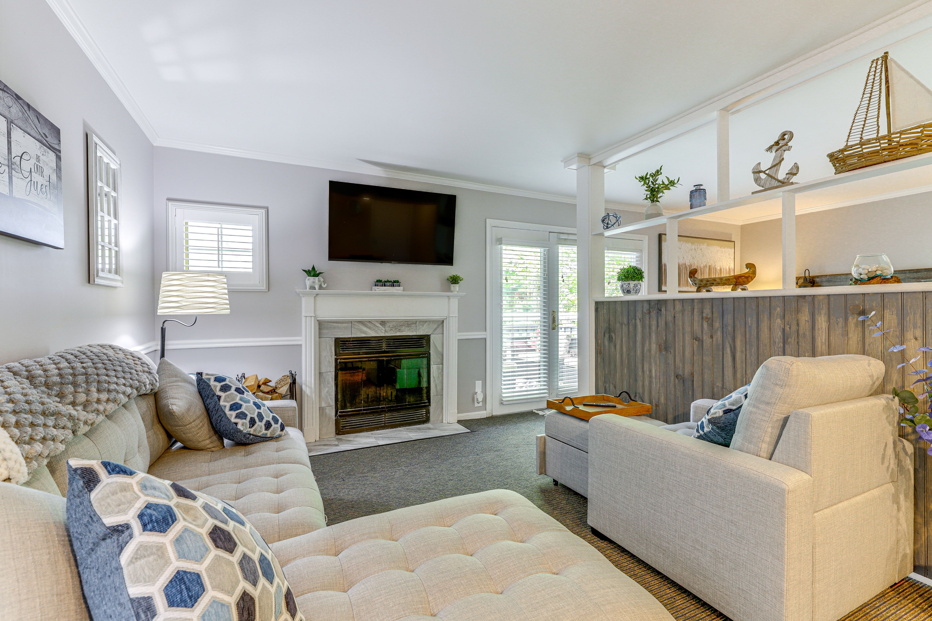Norwich Vacation Rental | Studio | 1BA | Stairs Required to Enter | 577 Sq Ft