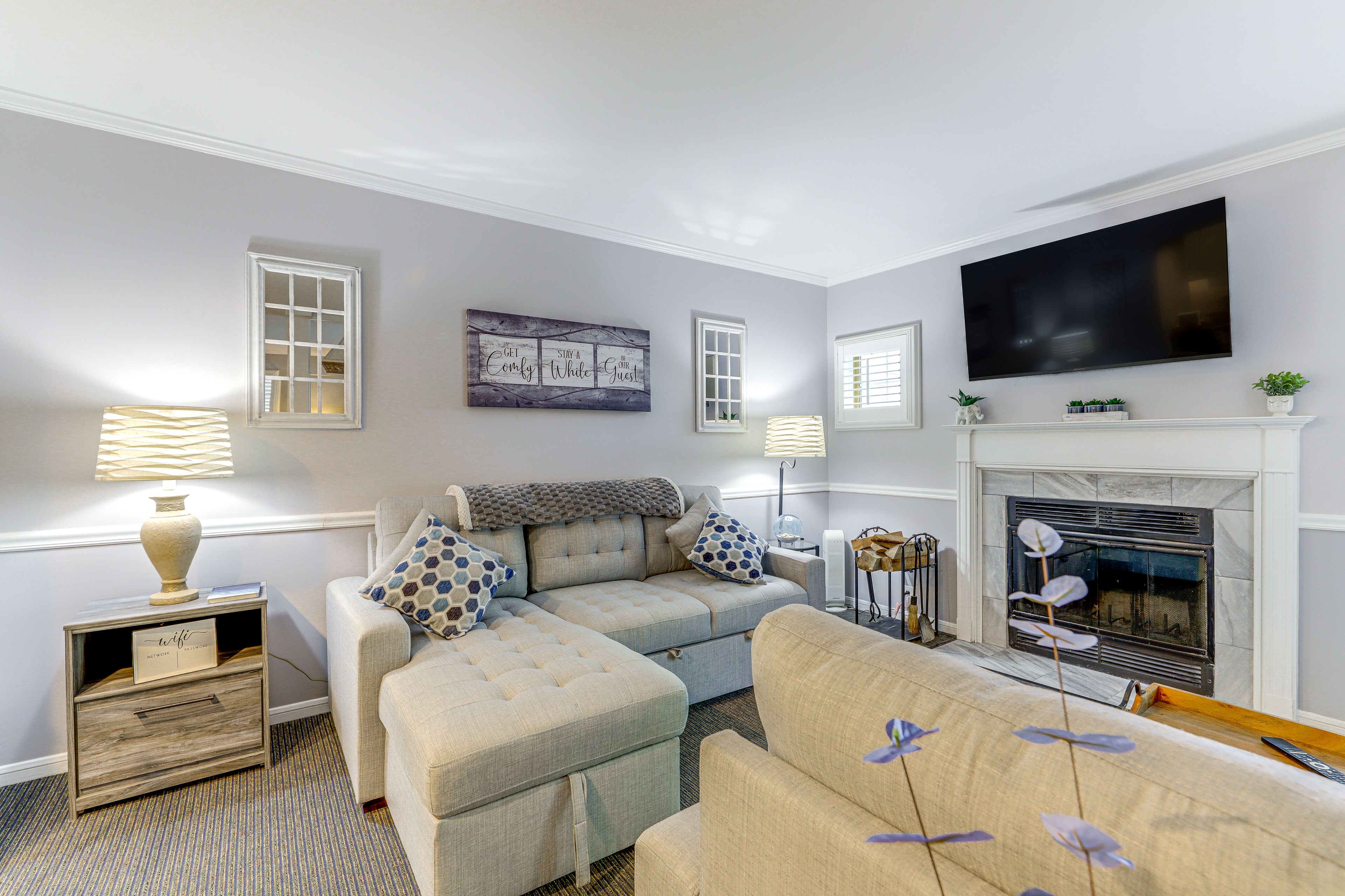 Studio | Fireplace | Smart TV | Central A/C & Heating | Queen Sleeper Sofa