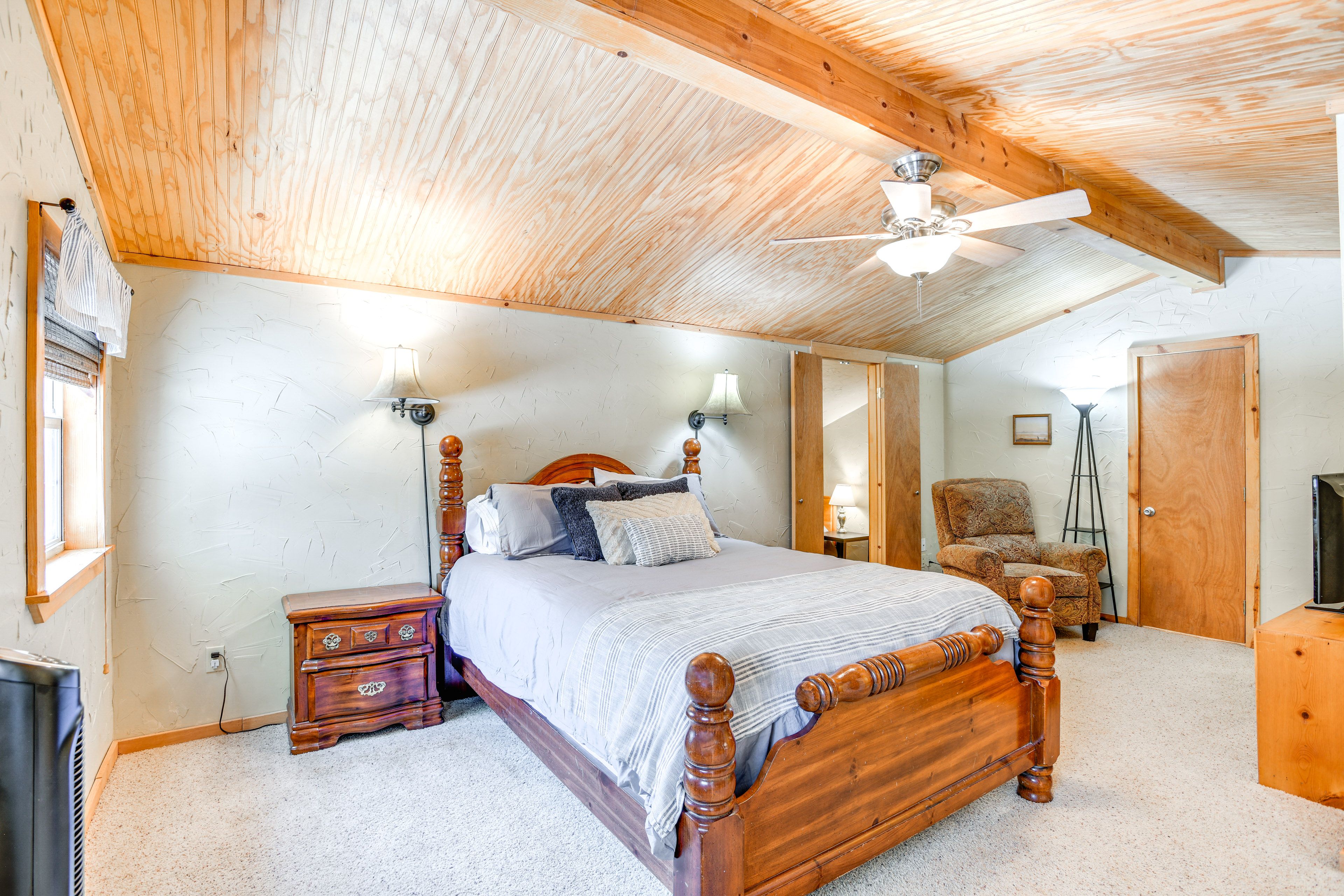 Bedroom 2 | Queen Bed | 2nd Floor