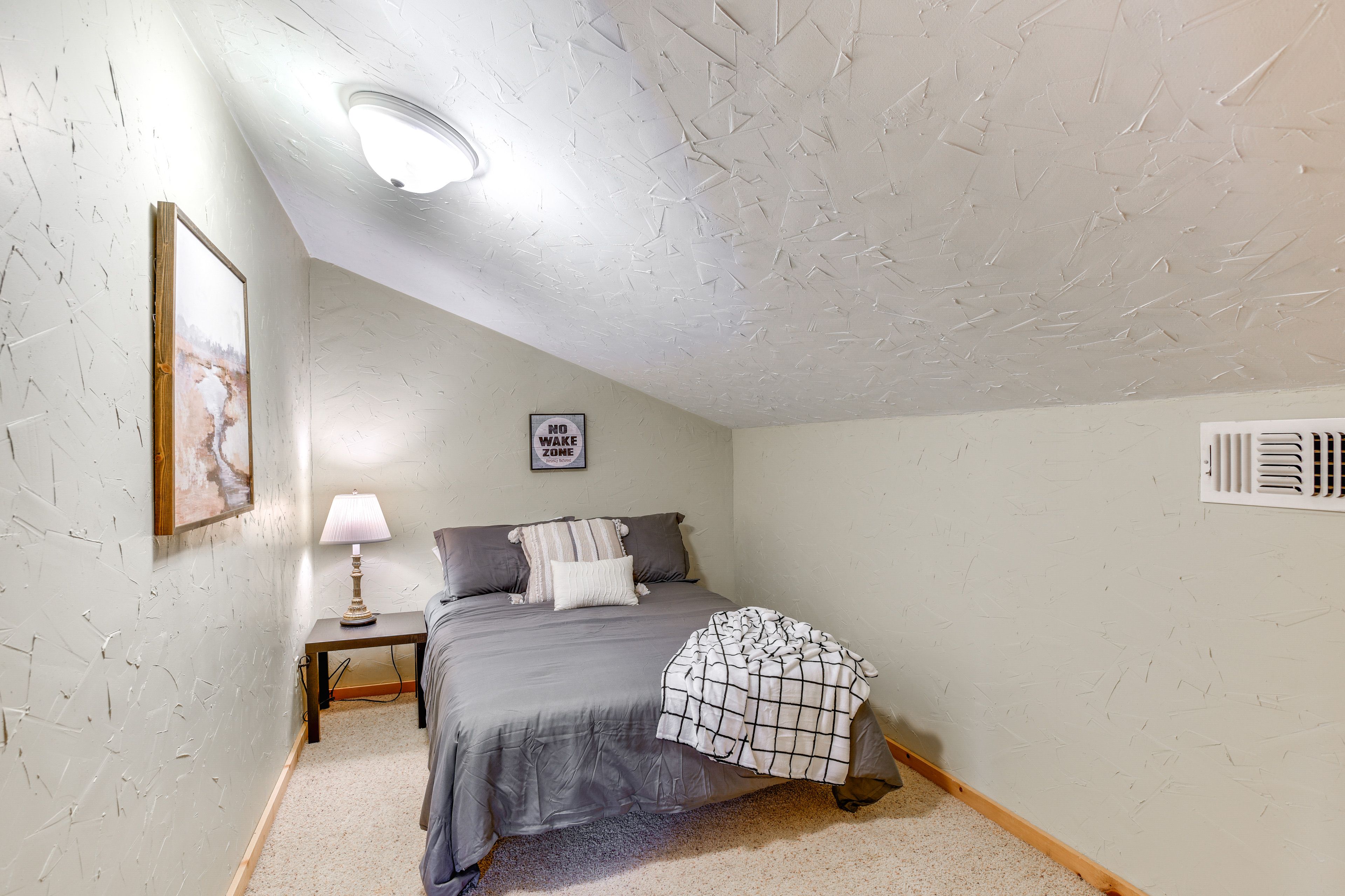 Bedroom 4 | Full Bed | 2nd Floor