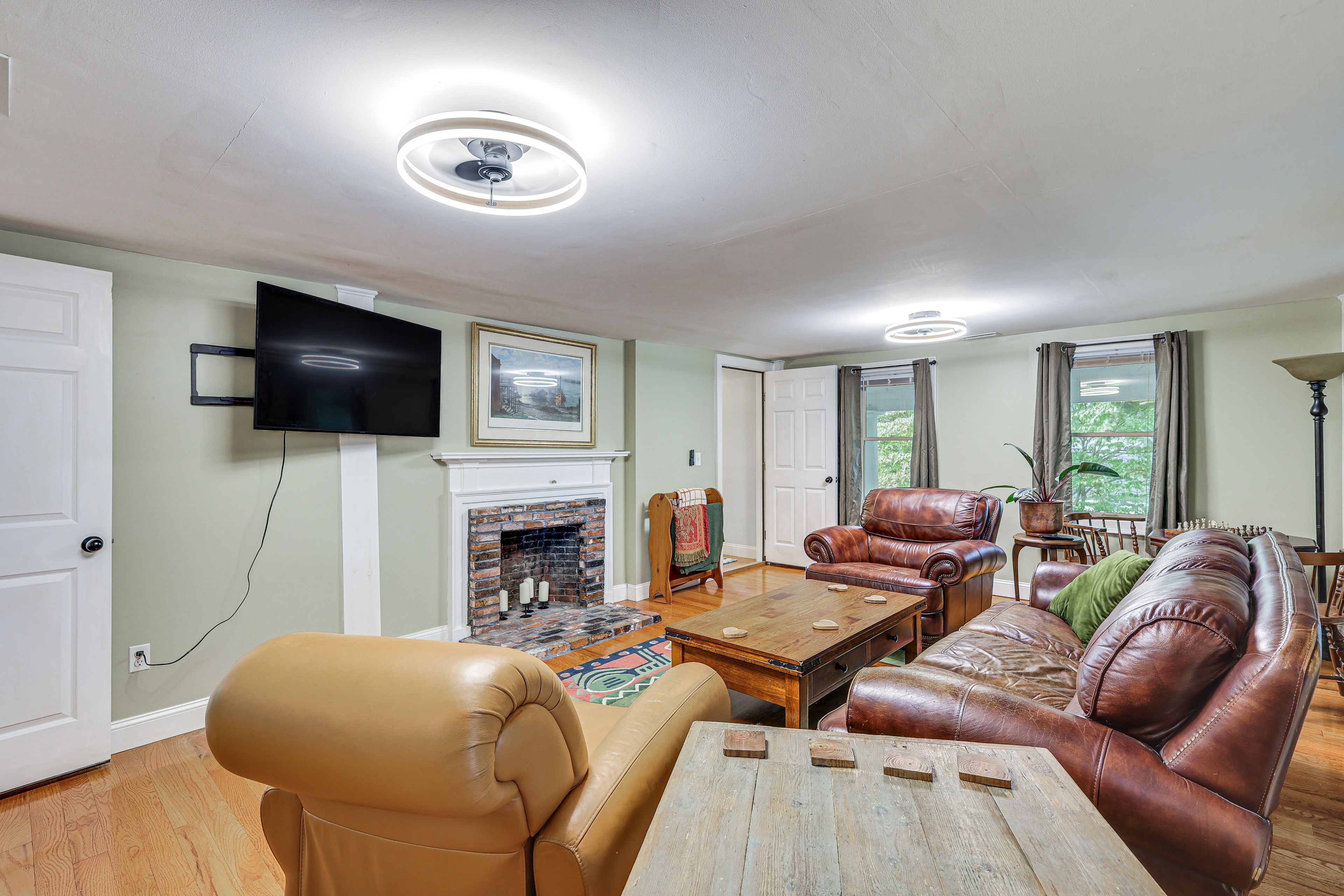 Living Room | 2nd Floor | Smart TV