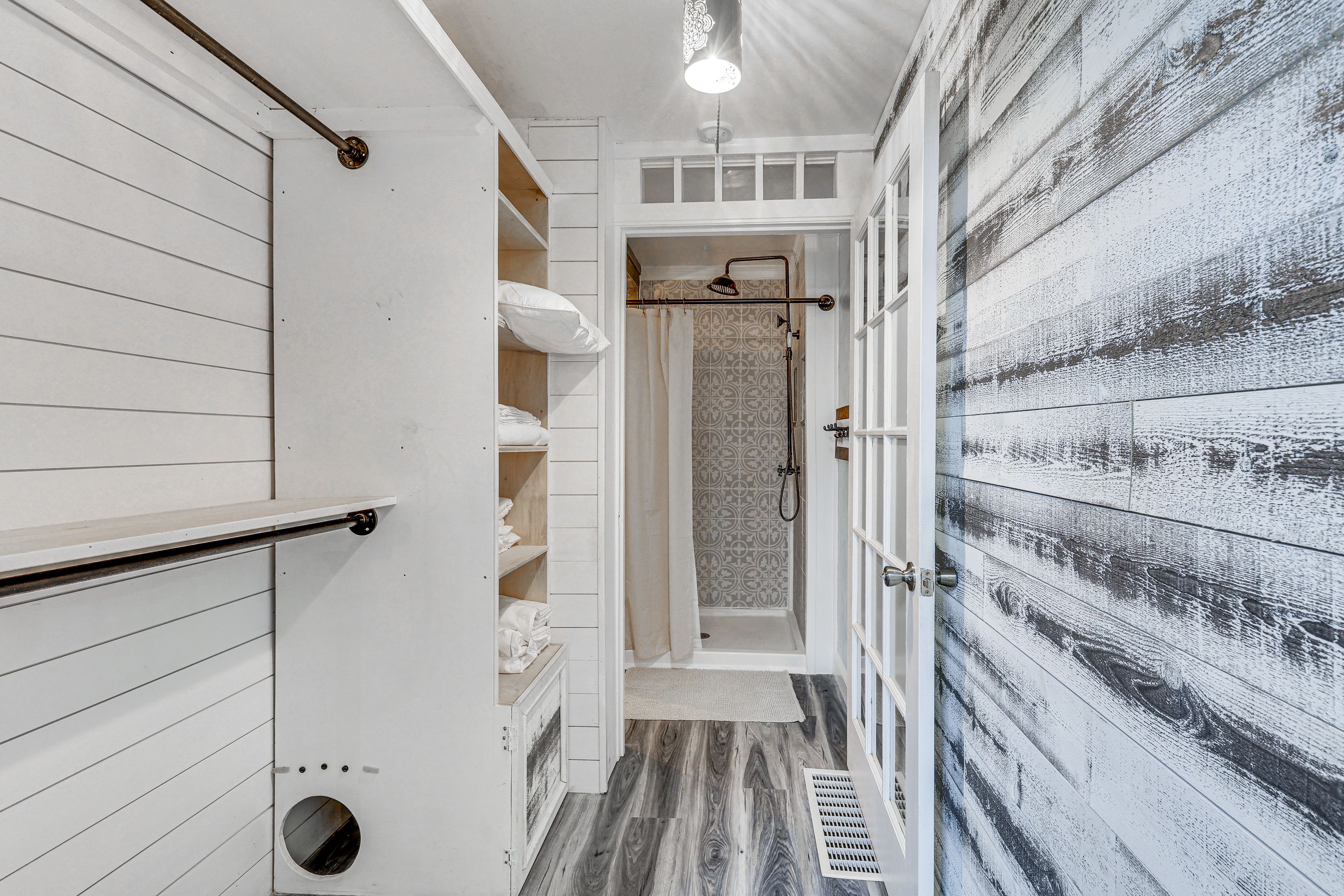 En-Suite Bathroom | 1st Floor