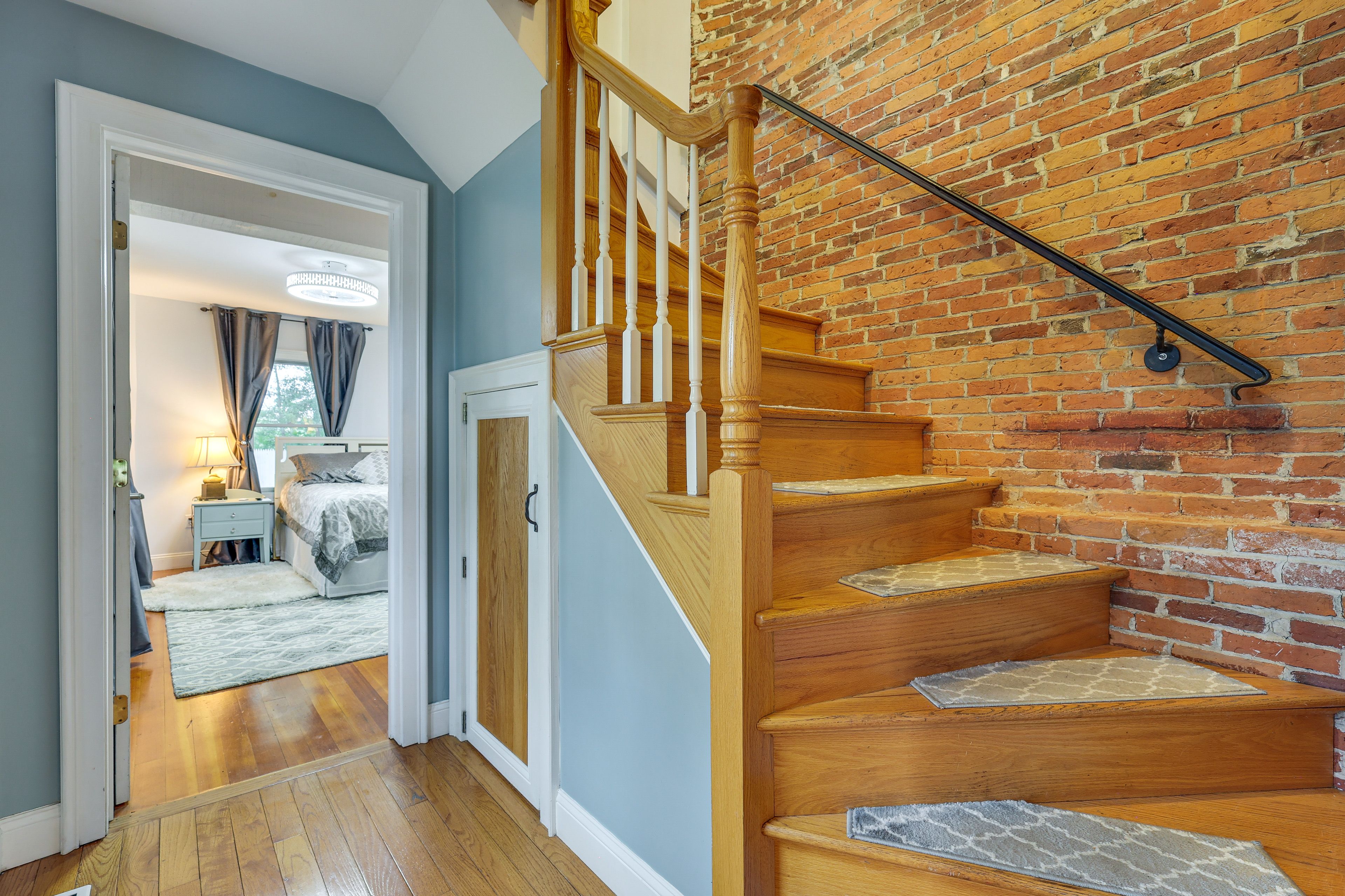 Stairs to 2nd Floor
