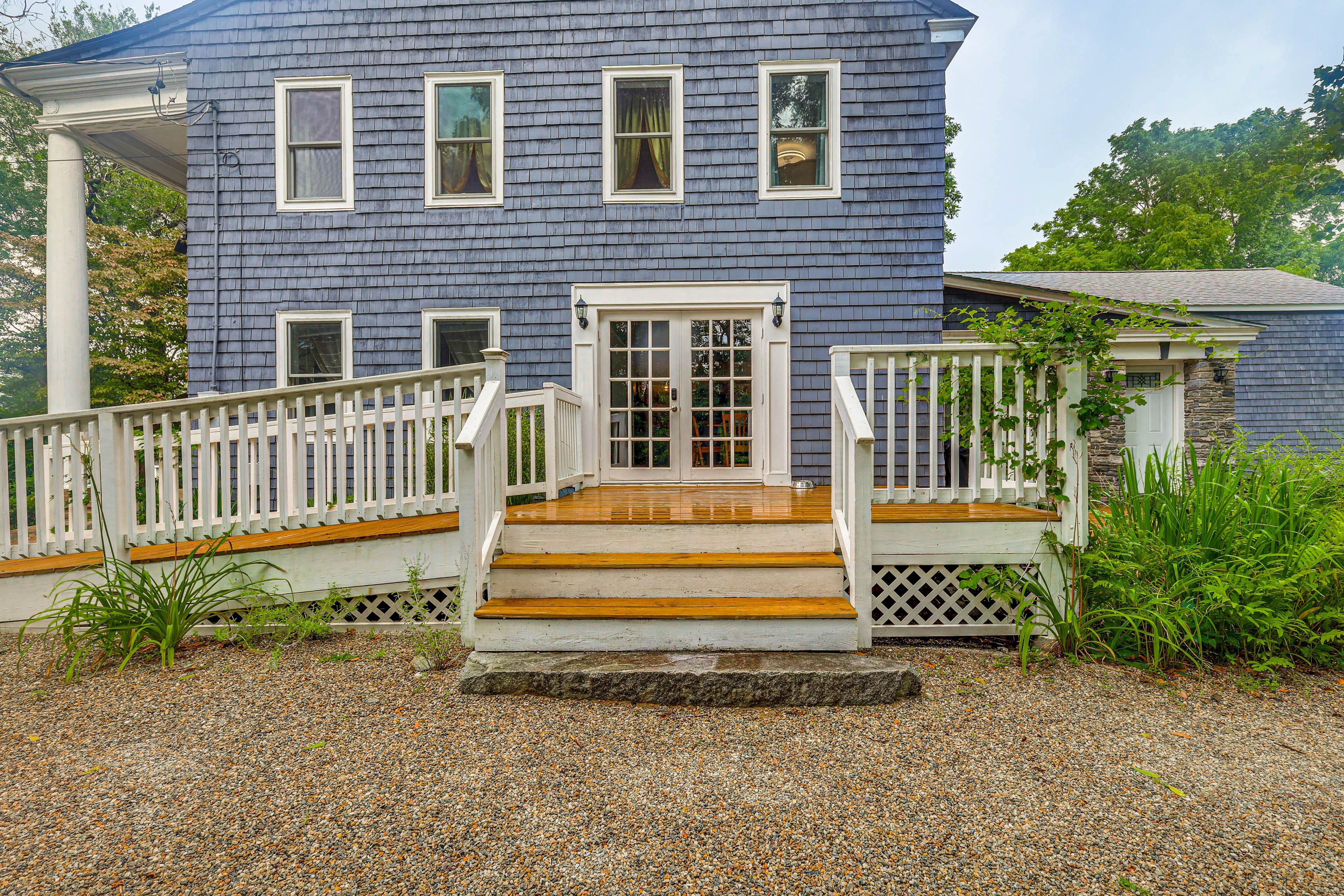 Property Exterior | Deck