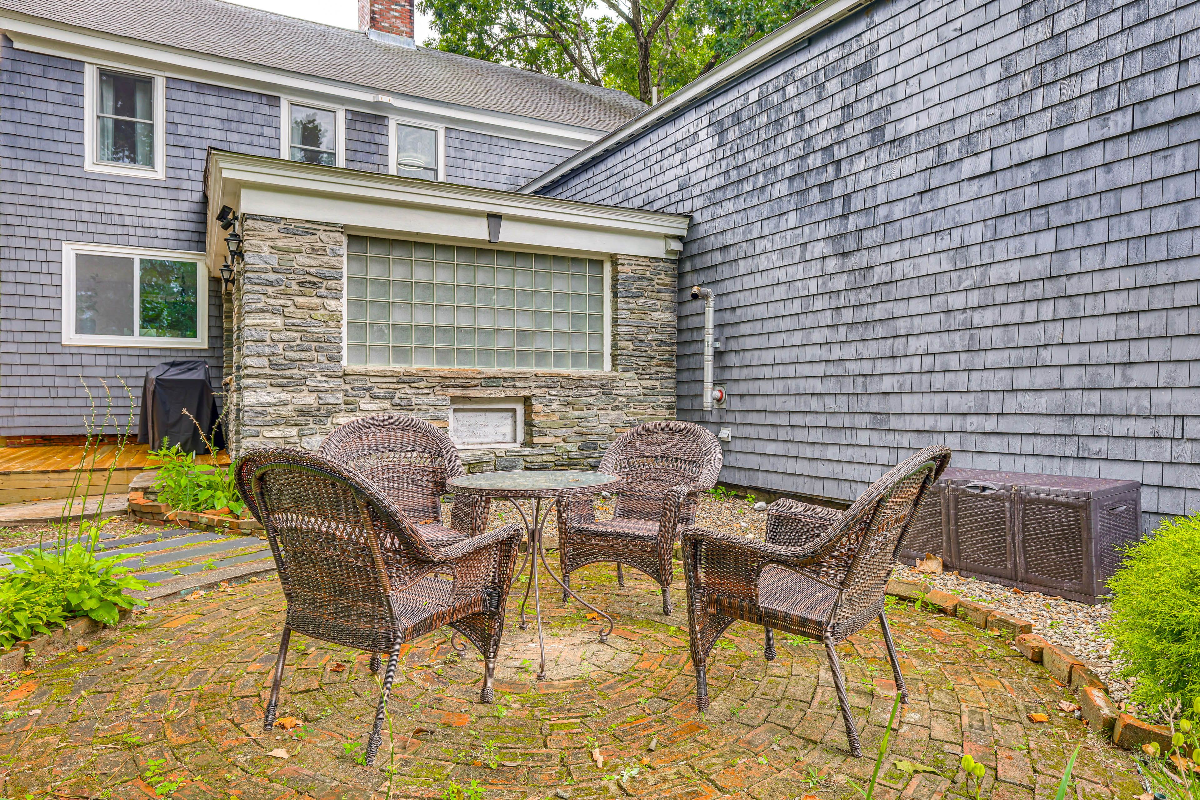Patio | Outdoor Dining Table