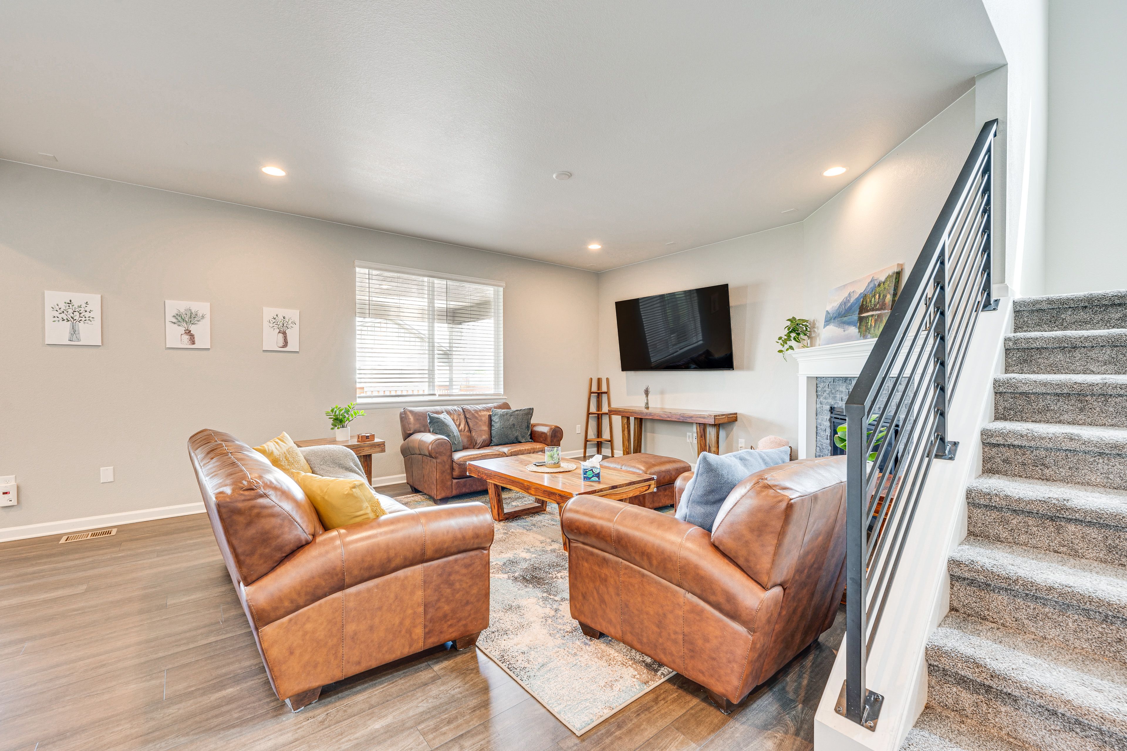 Living Room | Free WiFi | Natural Gas Fireplace | Smart TVs | 1st Floor