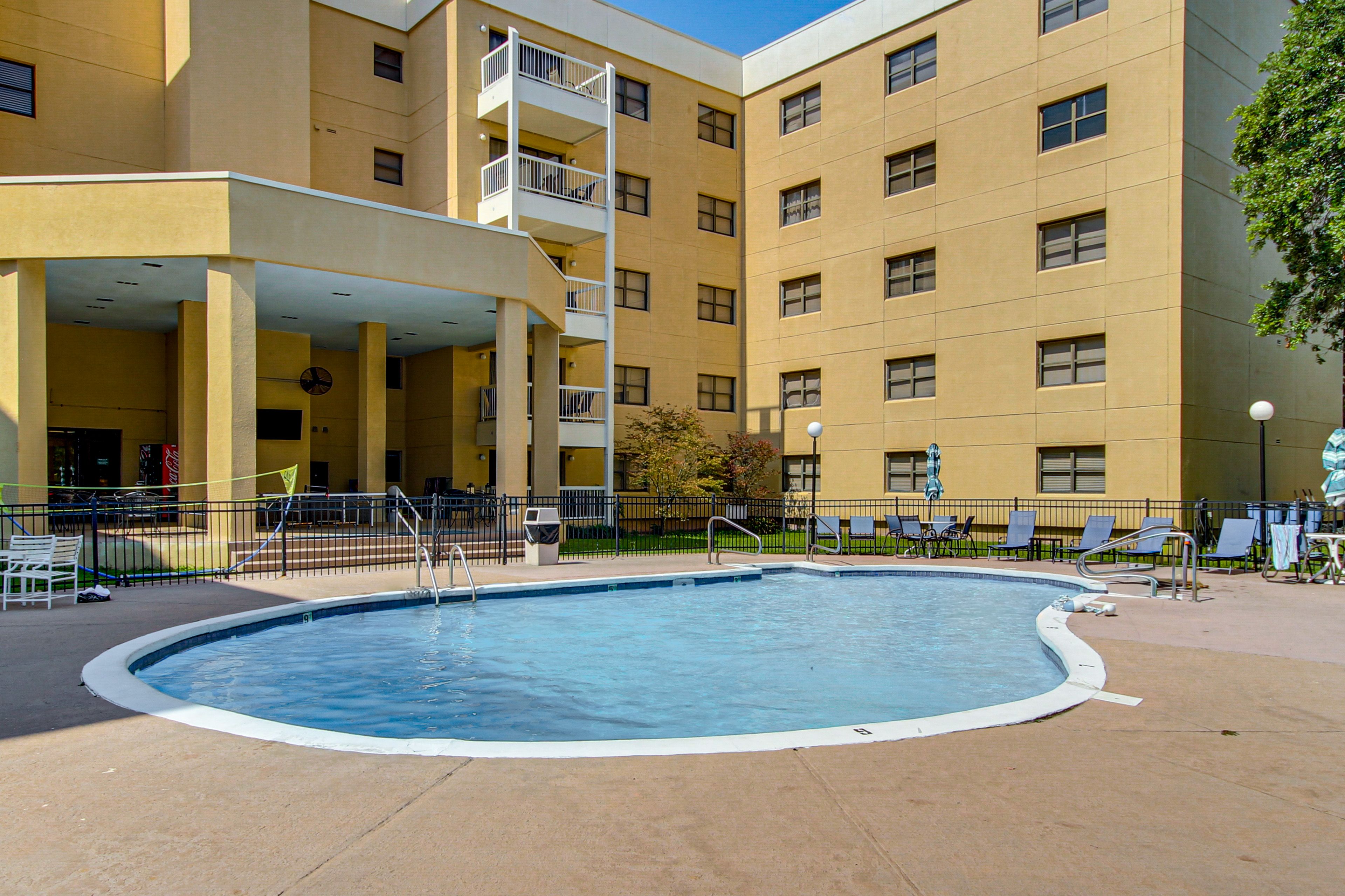 Chateau Le Grand | Community Amenities | Outdoor Pool