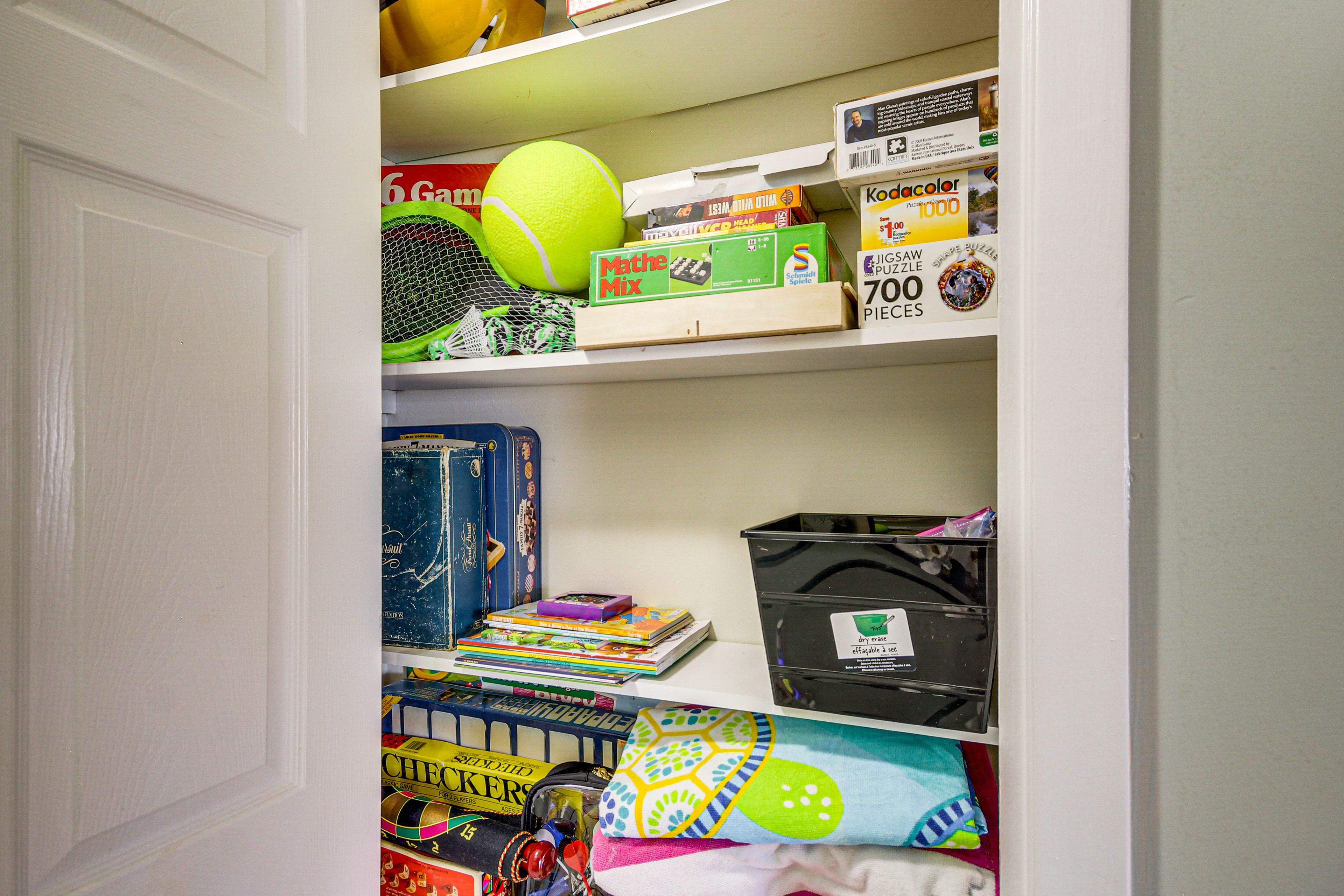 Board Games & Toys