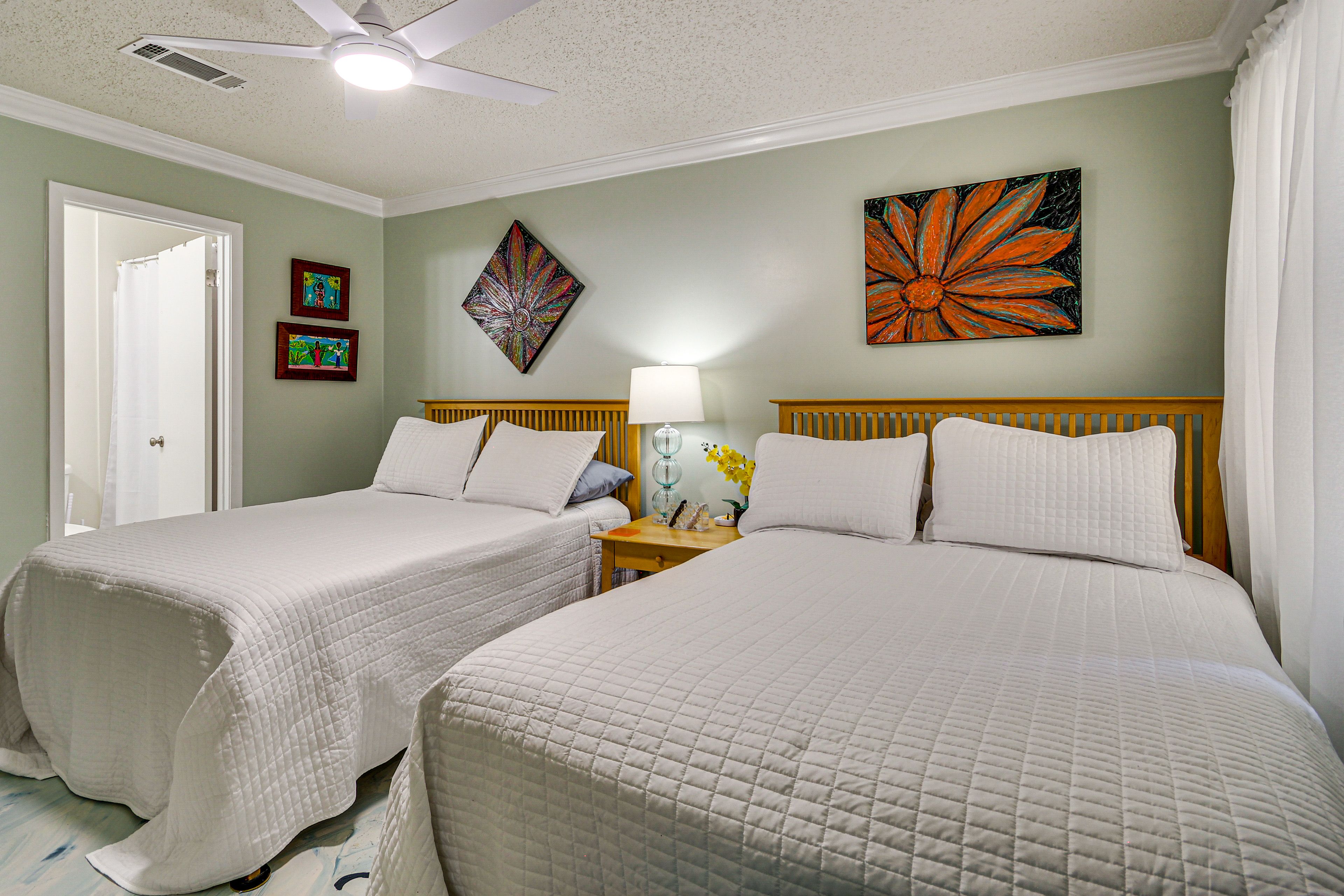 Bedroom 2 | 2 Full Beds | Smart TV