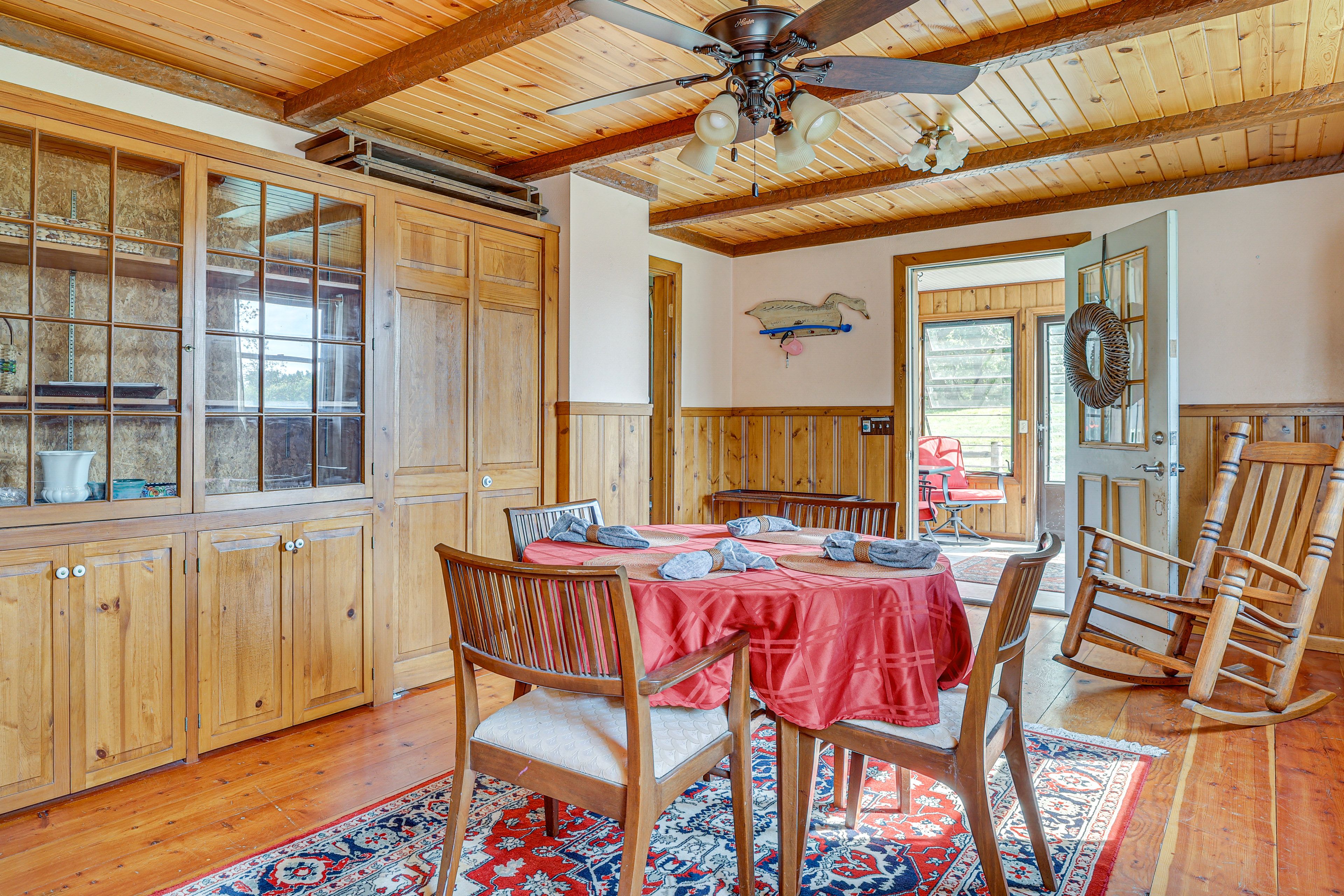 Dining Area | Dishware & Flatware