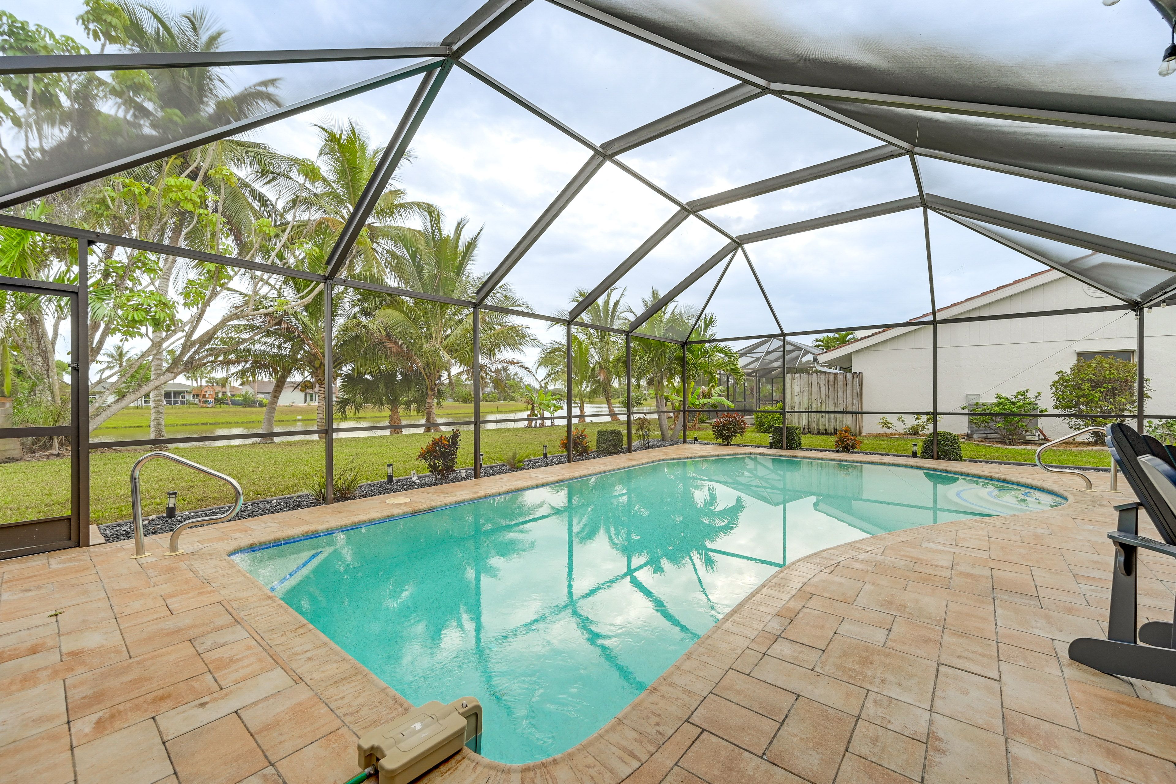 Private Heated Pool | Lake View