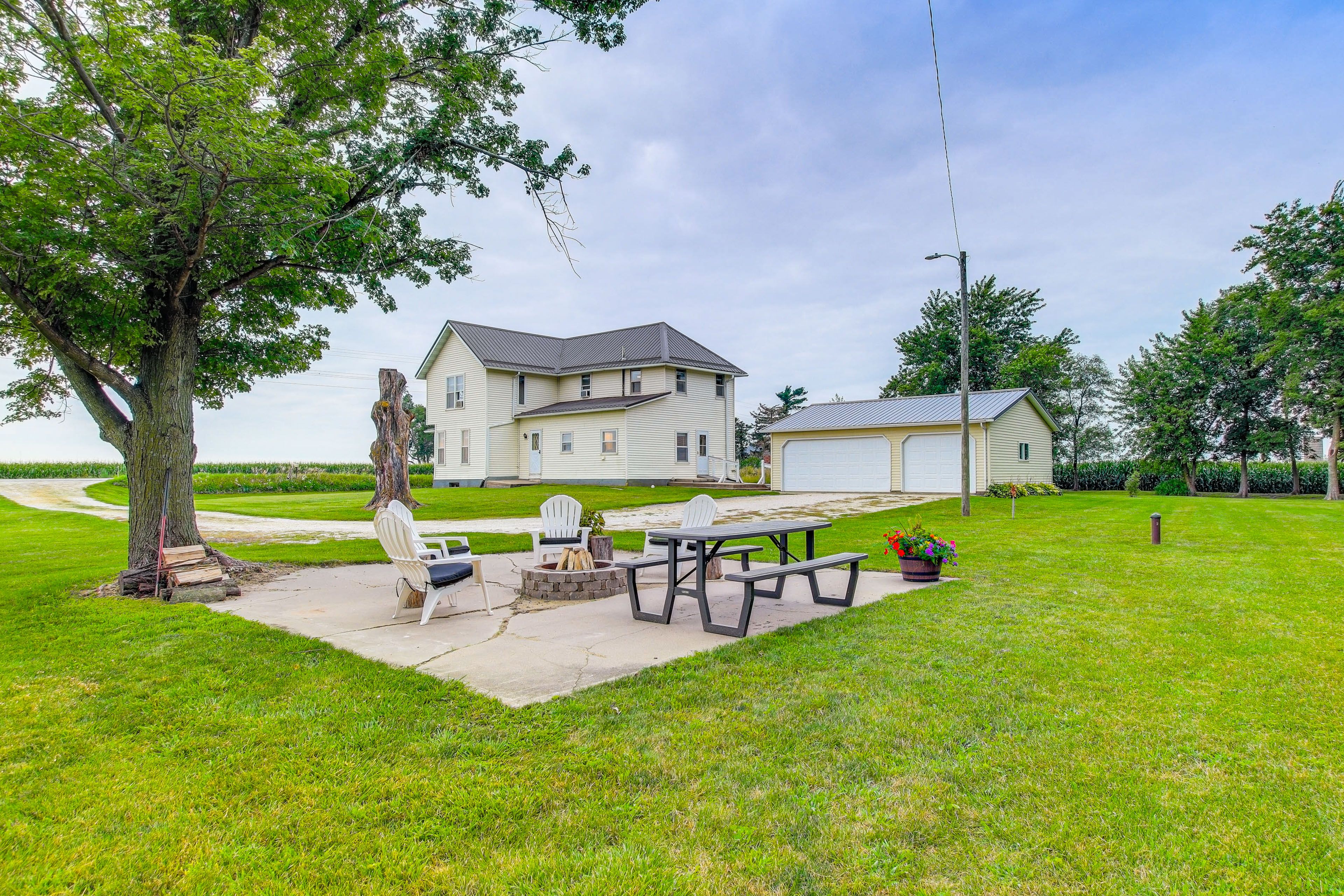 Marion Vacation Rental | 4BR | 2.5BA | 2,093 Sq Ft | Step-Free Entry