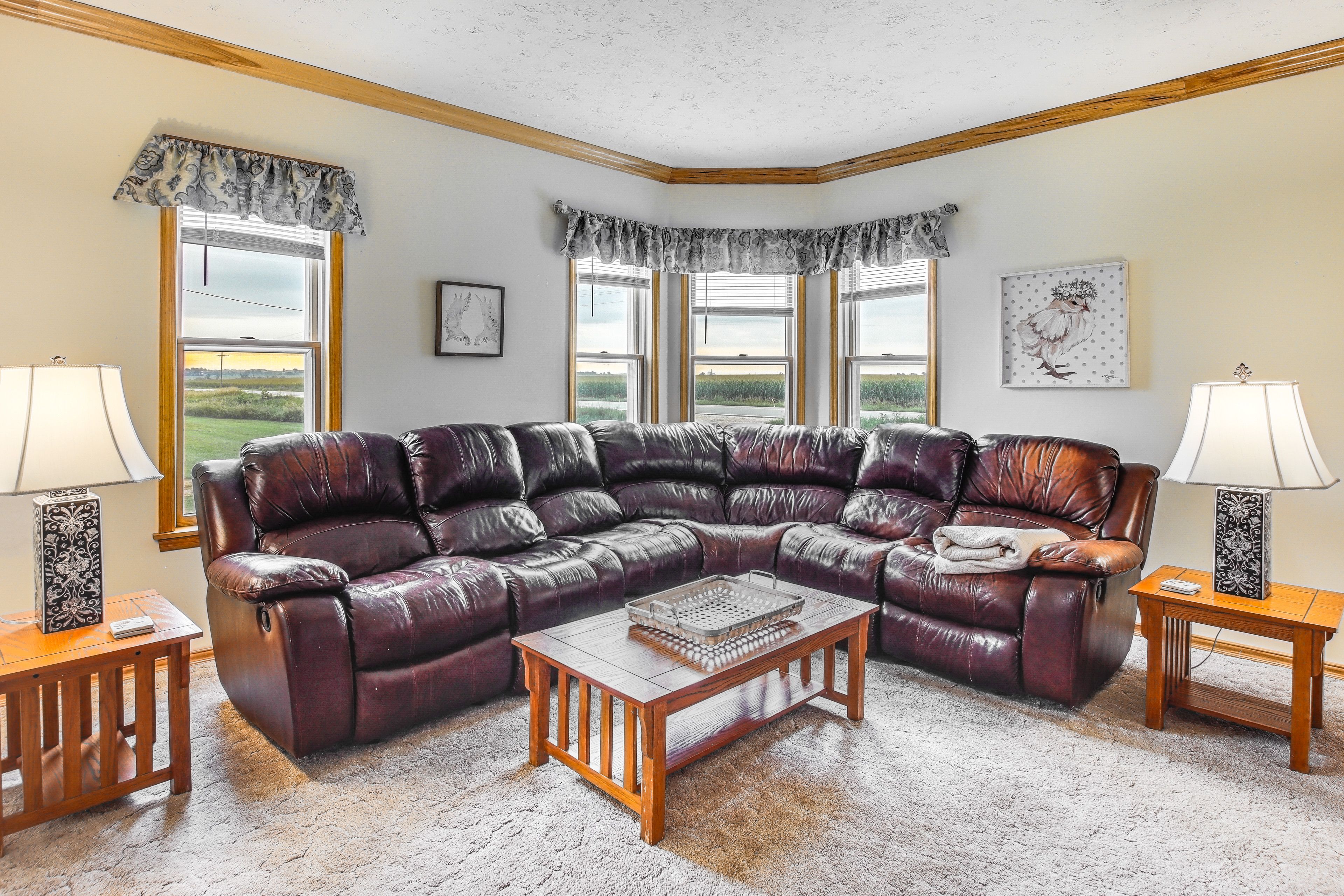 Living Room | 1st Floor | Smart TV | Piano | Central Heating & A/C | Free WiFi