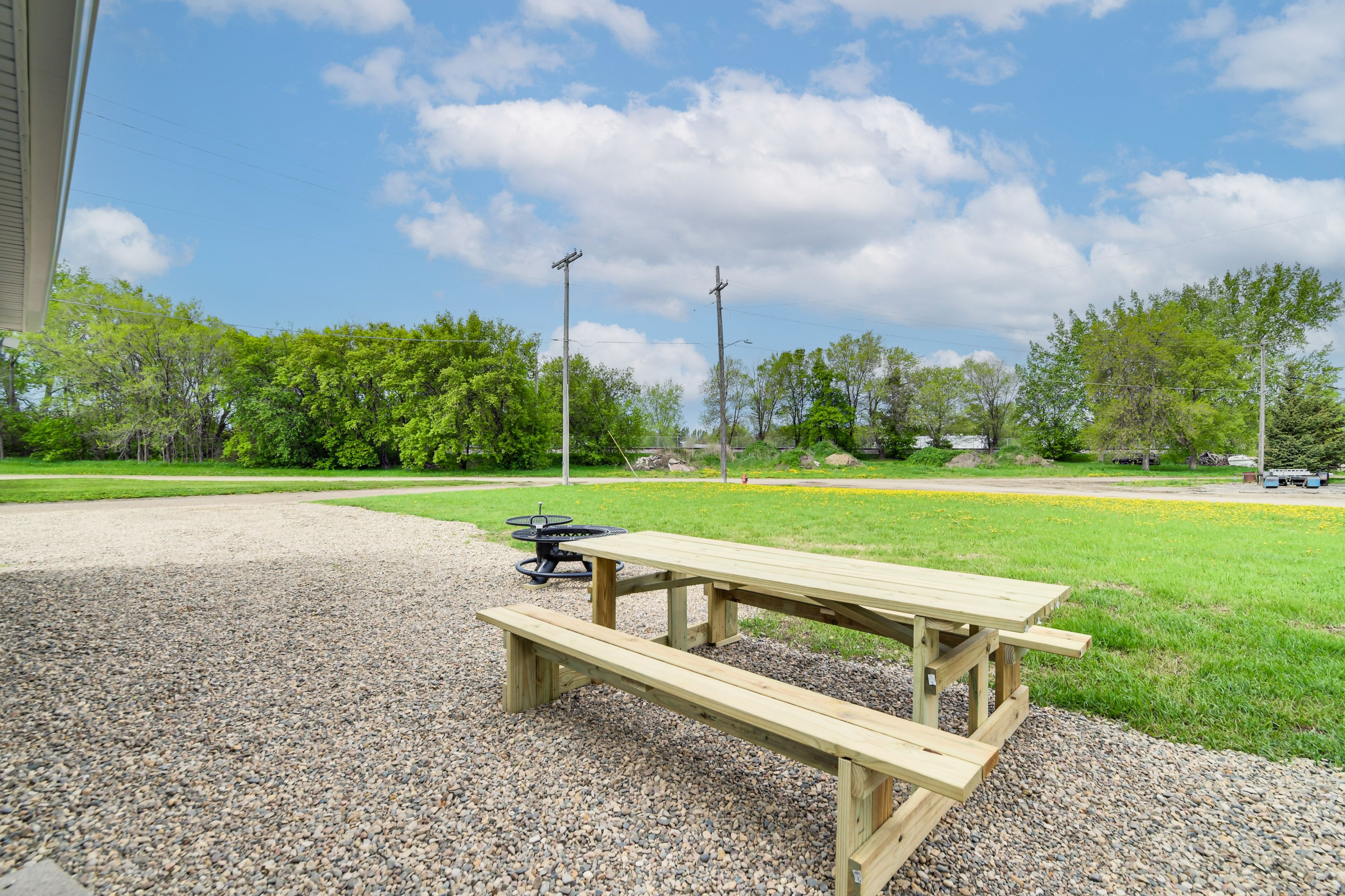 Outdoor Dining Area | Fire Pit