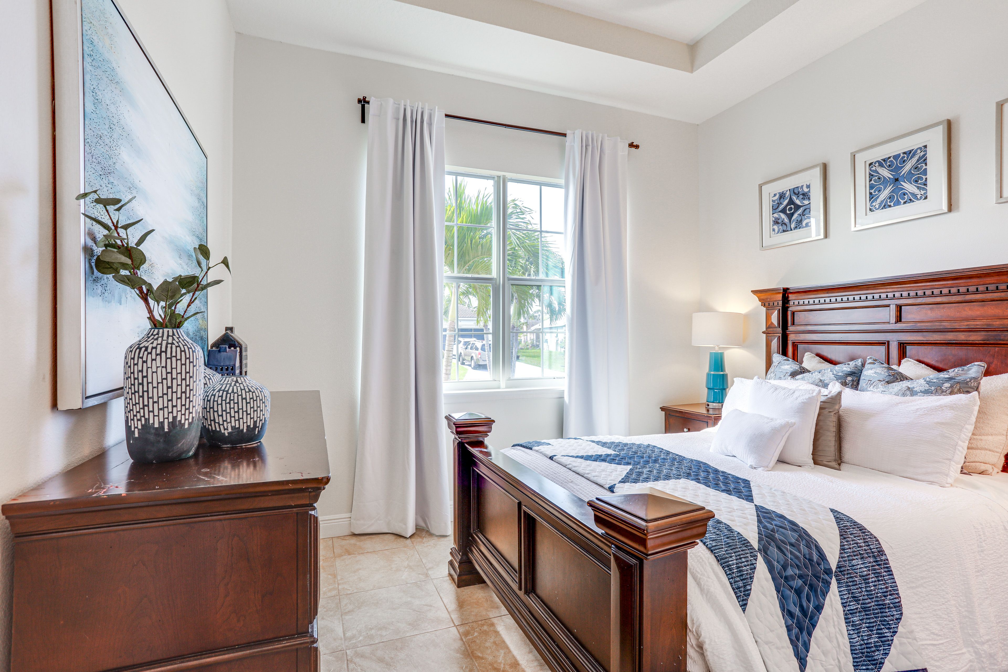 Bedroom 3 | Queen Bed