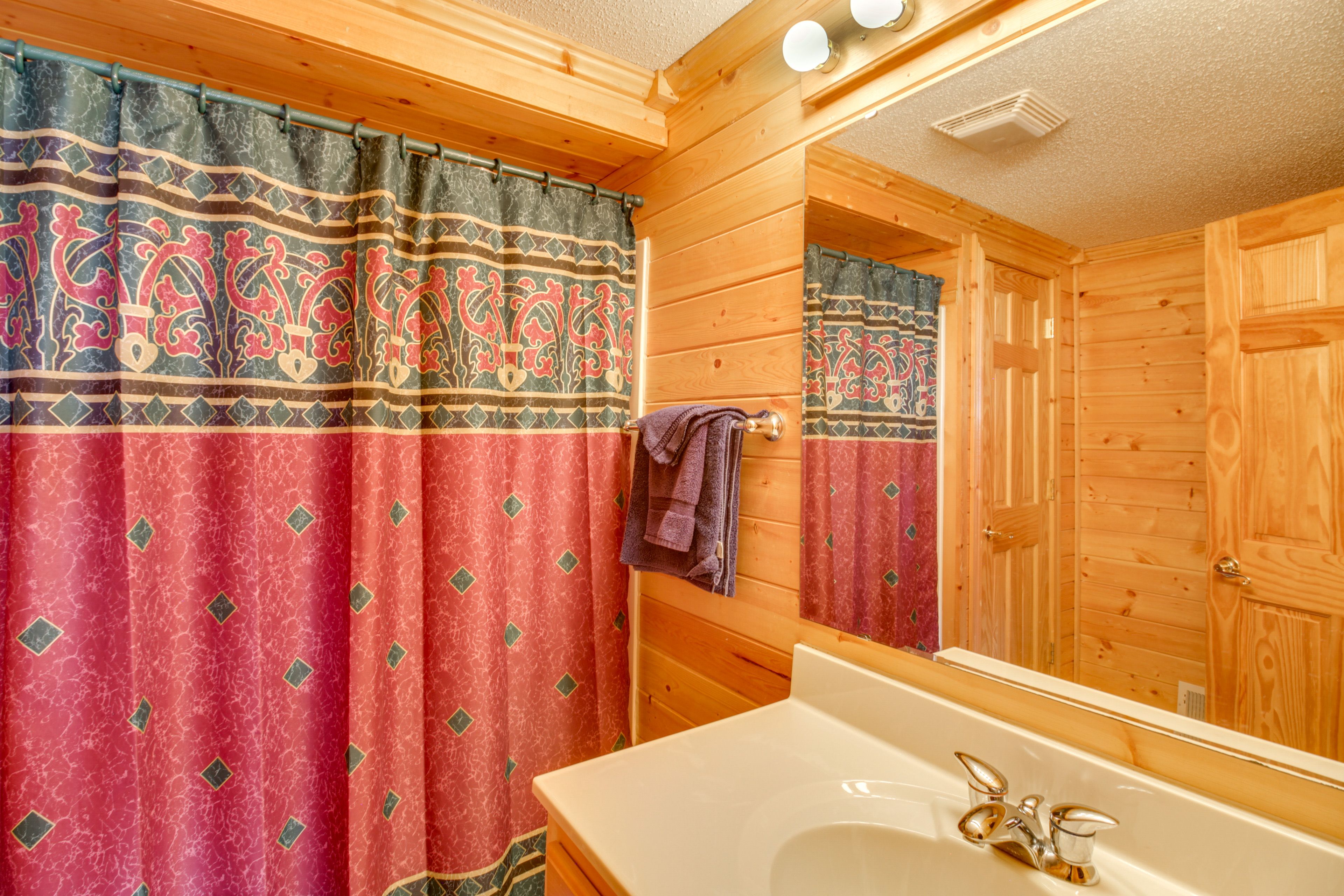 Full Bathroom | Lower Level