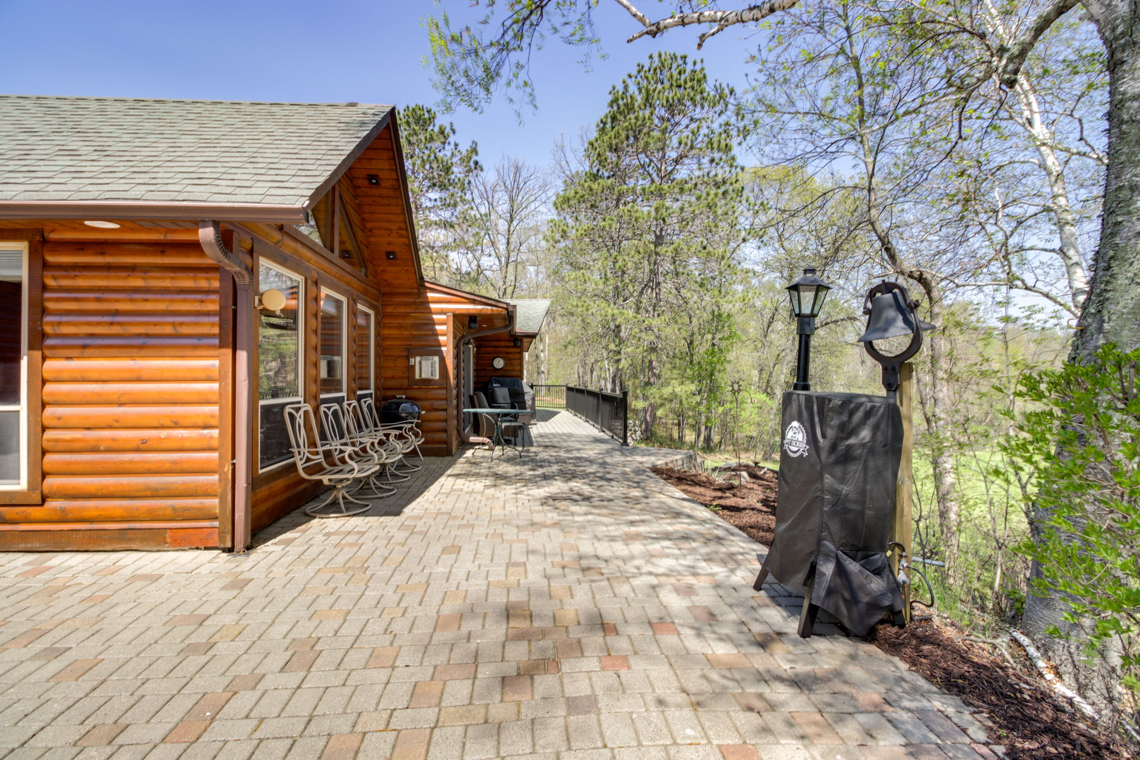 Deck | Outdoor Seating | Gas Grill | Fire Pit