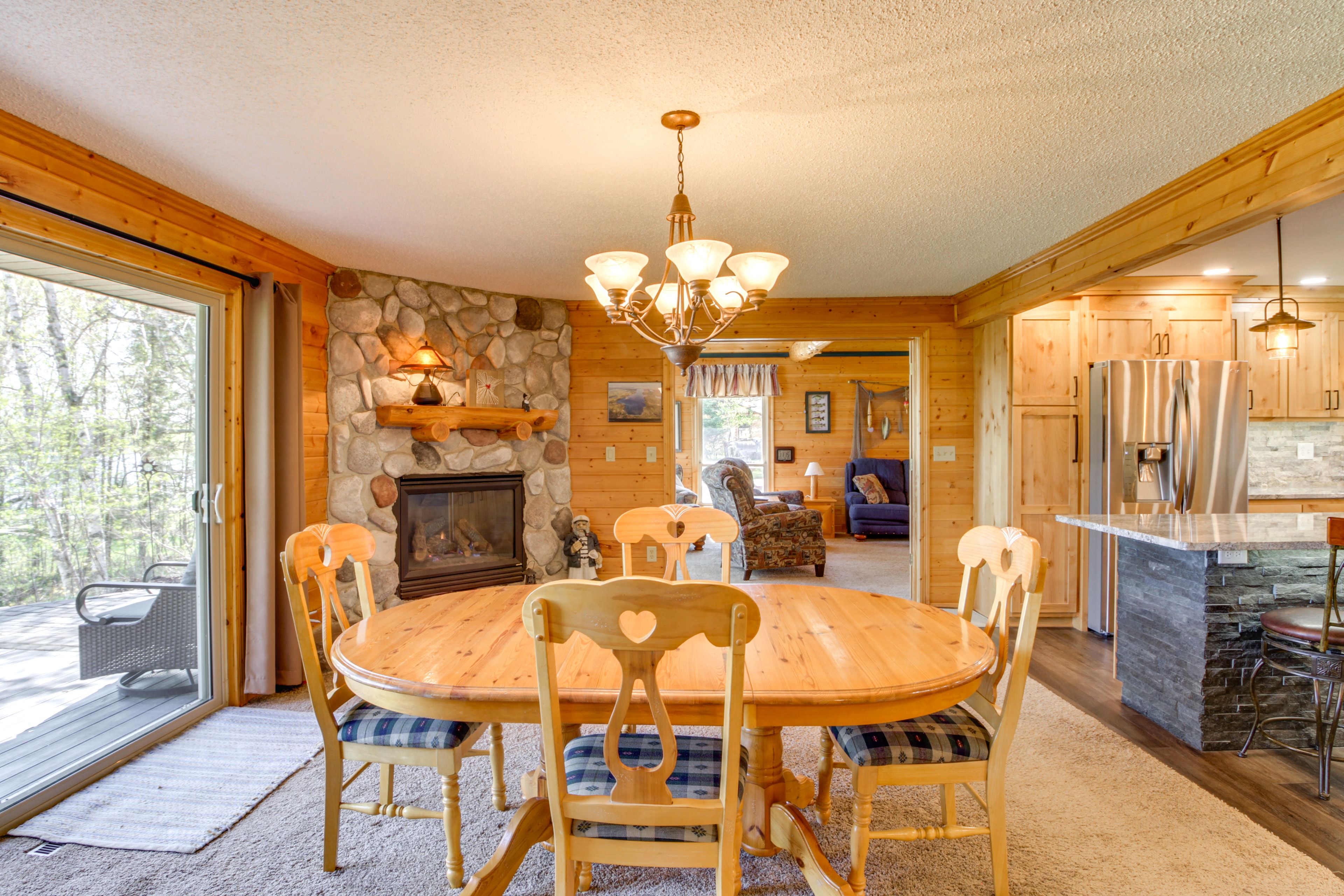 Dining Room | Dishware & Flatware Provided | Main Level