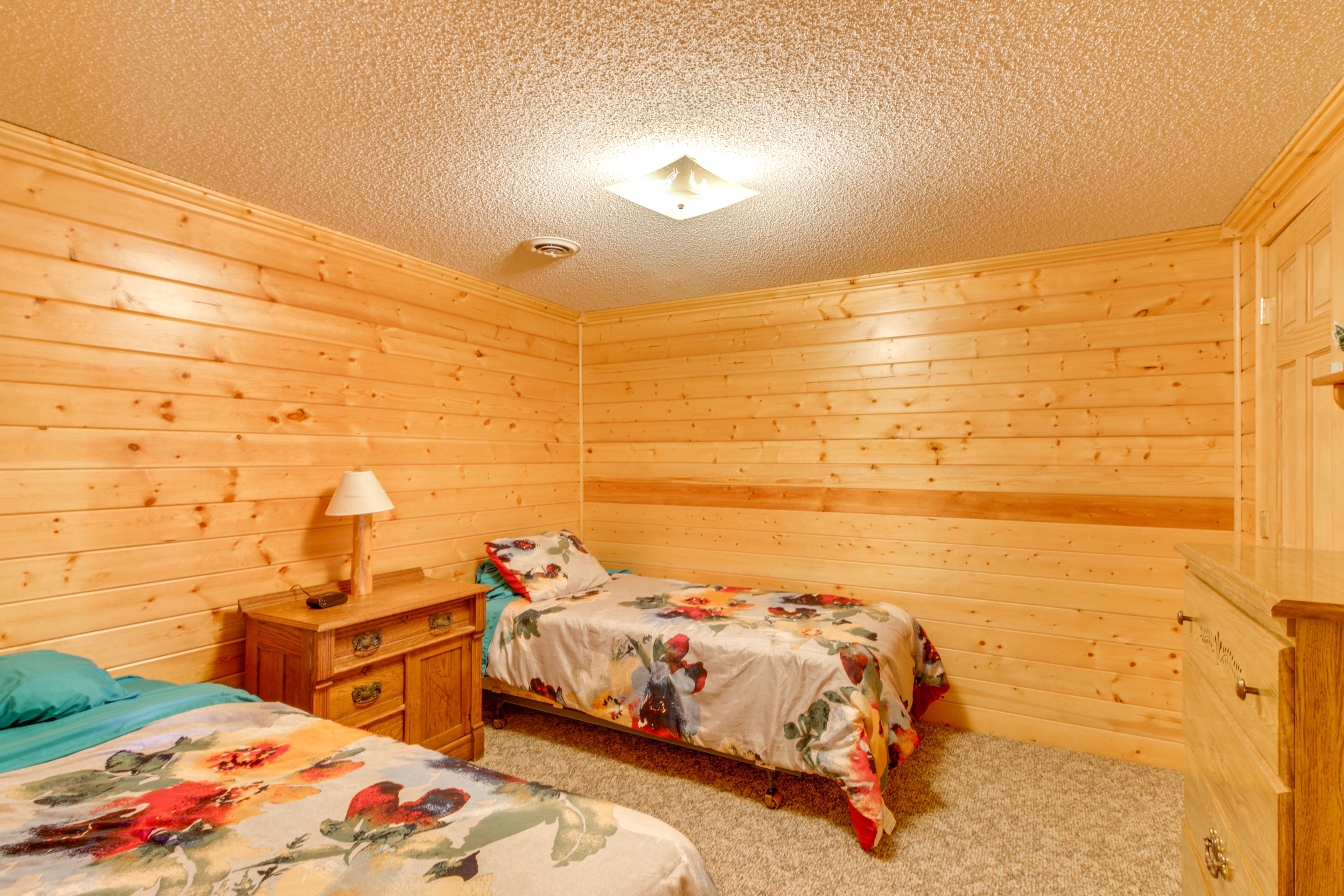 Bedroom 5 | 2 Twin Beds | Lower Level