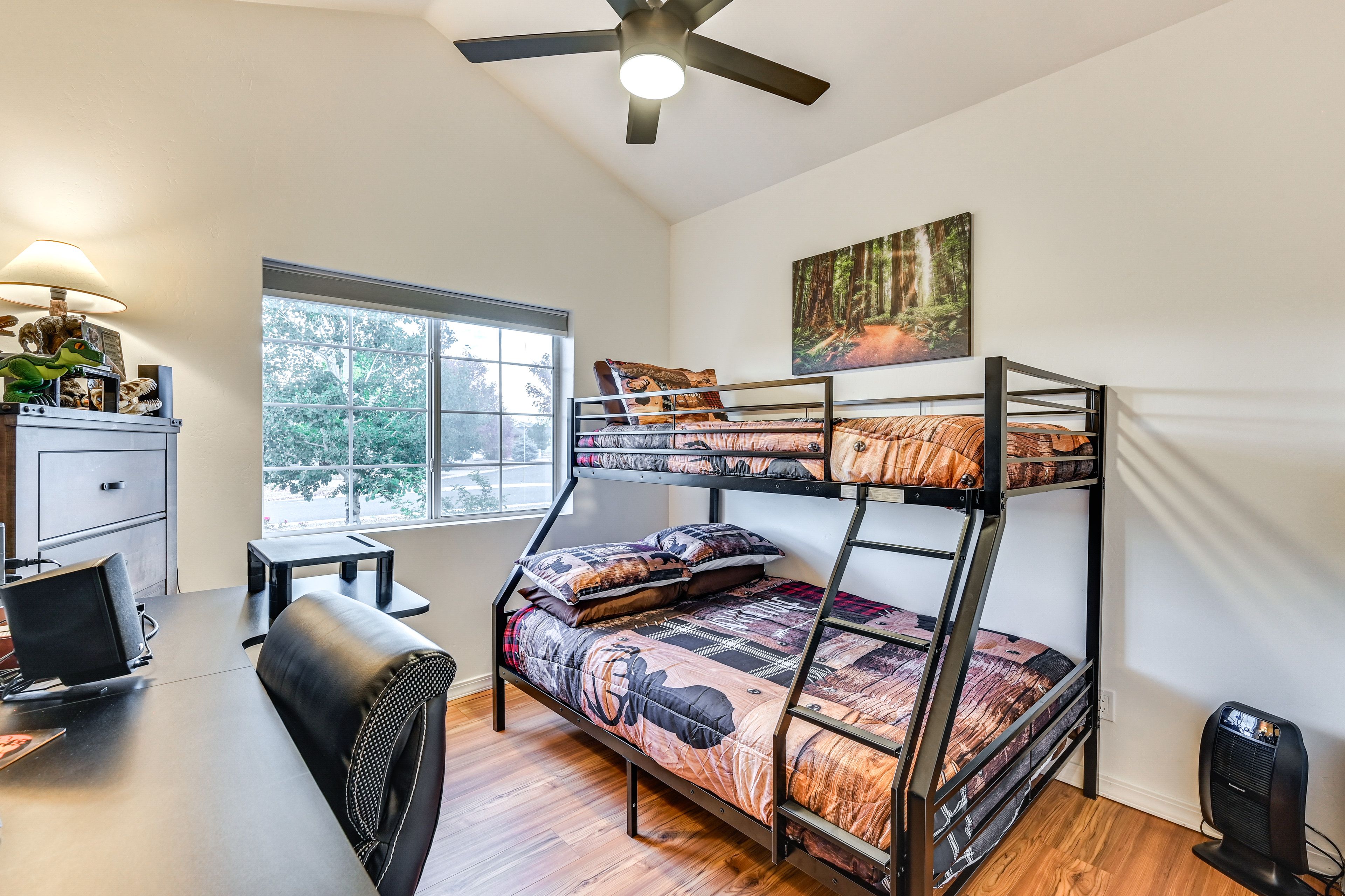 Bedroom 3 | Twin/Full Bunk Bed | Office Space