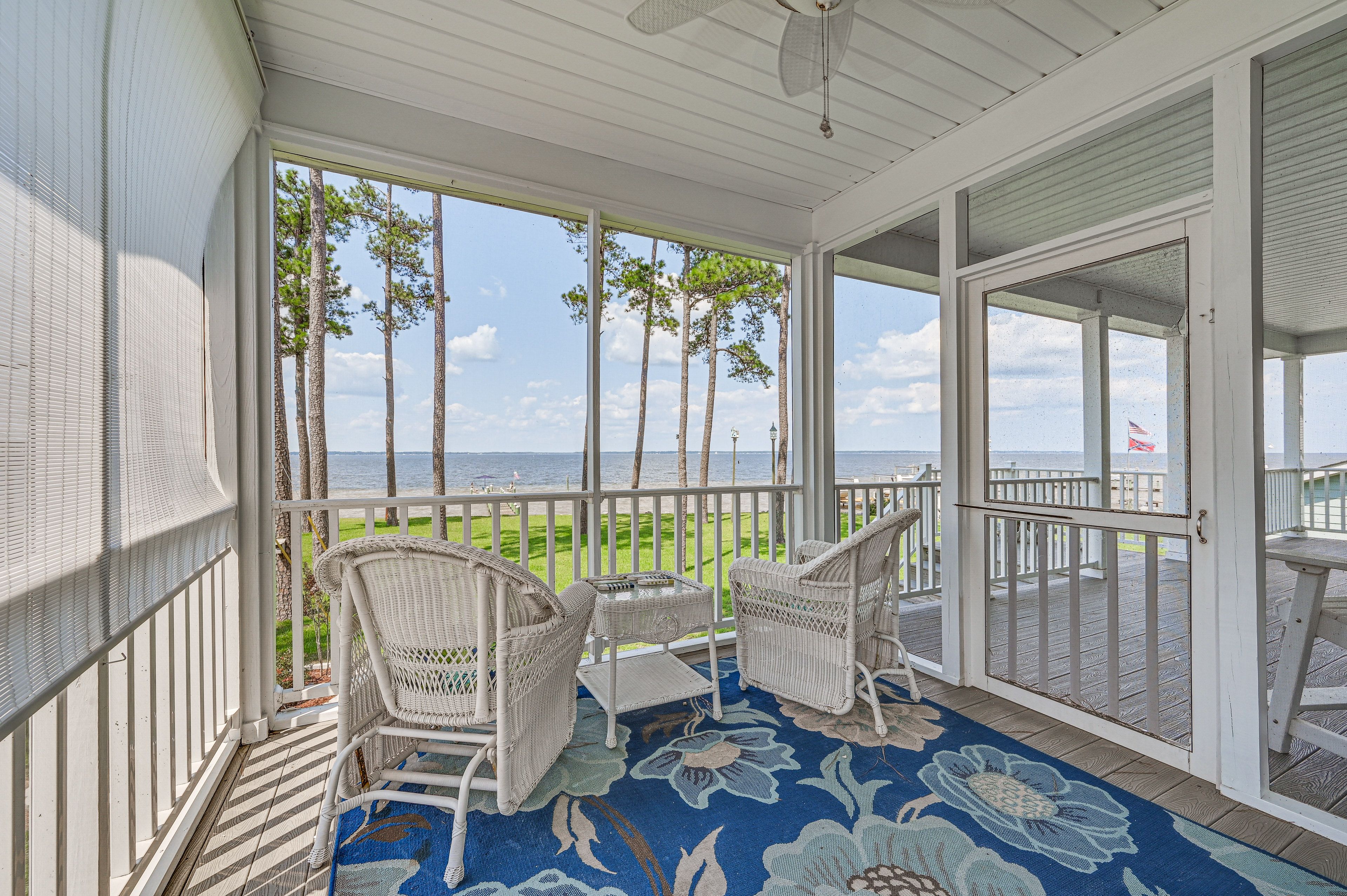 Screened Porch | River Views | Seating