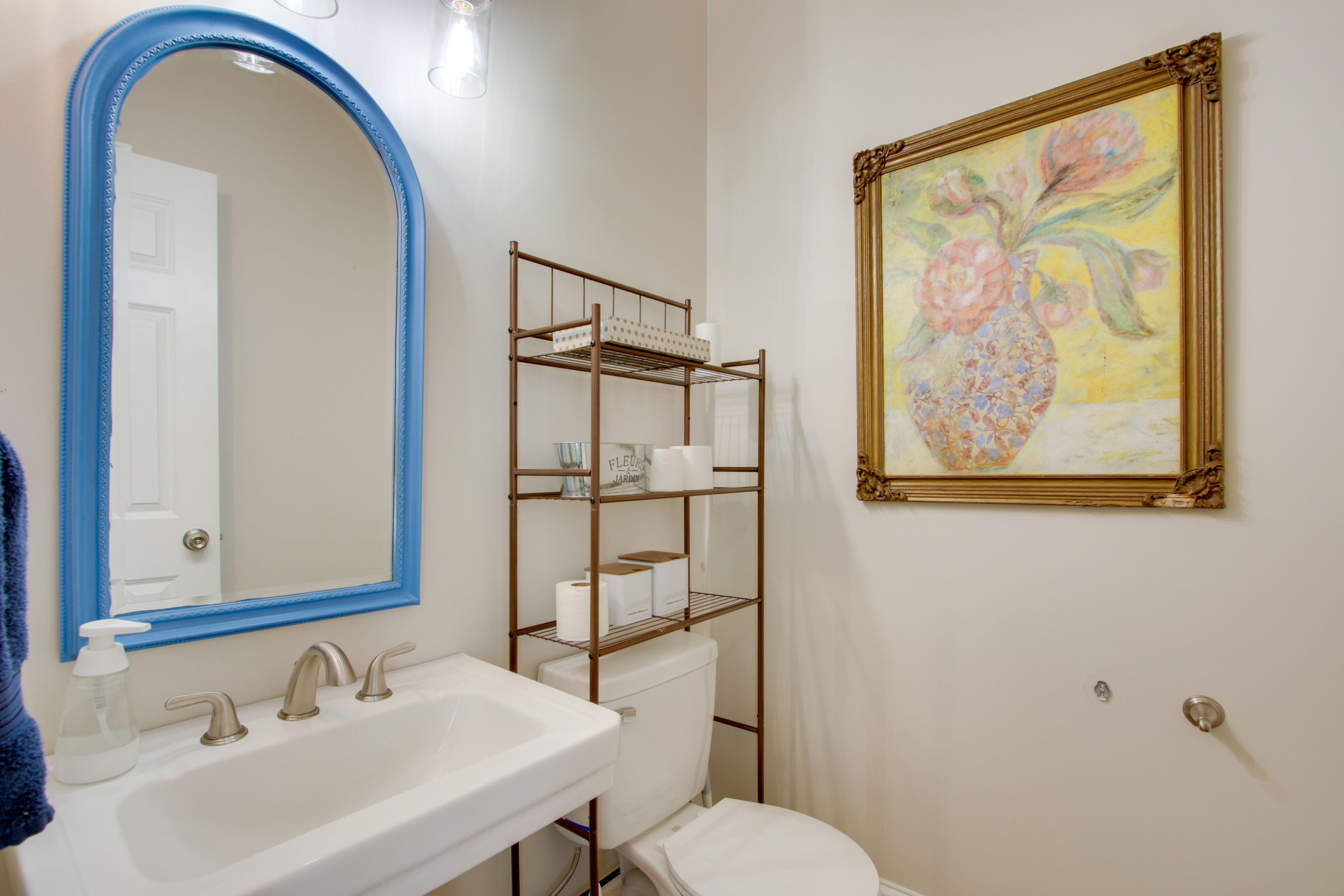 Half Bathroom | Main Level