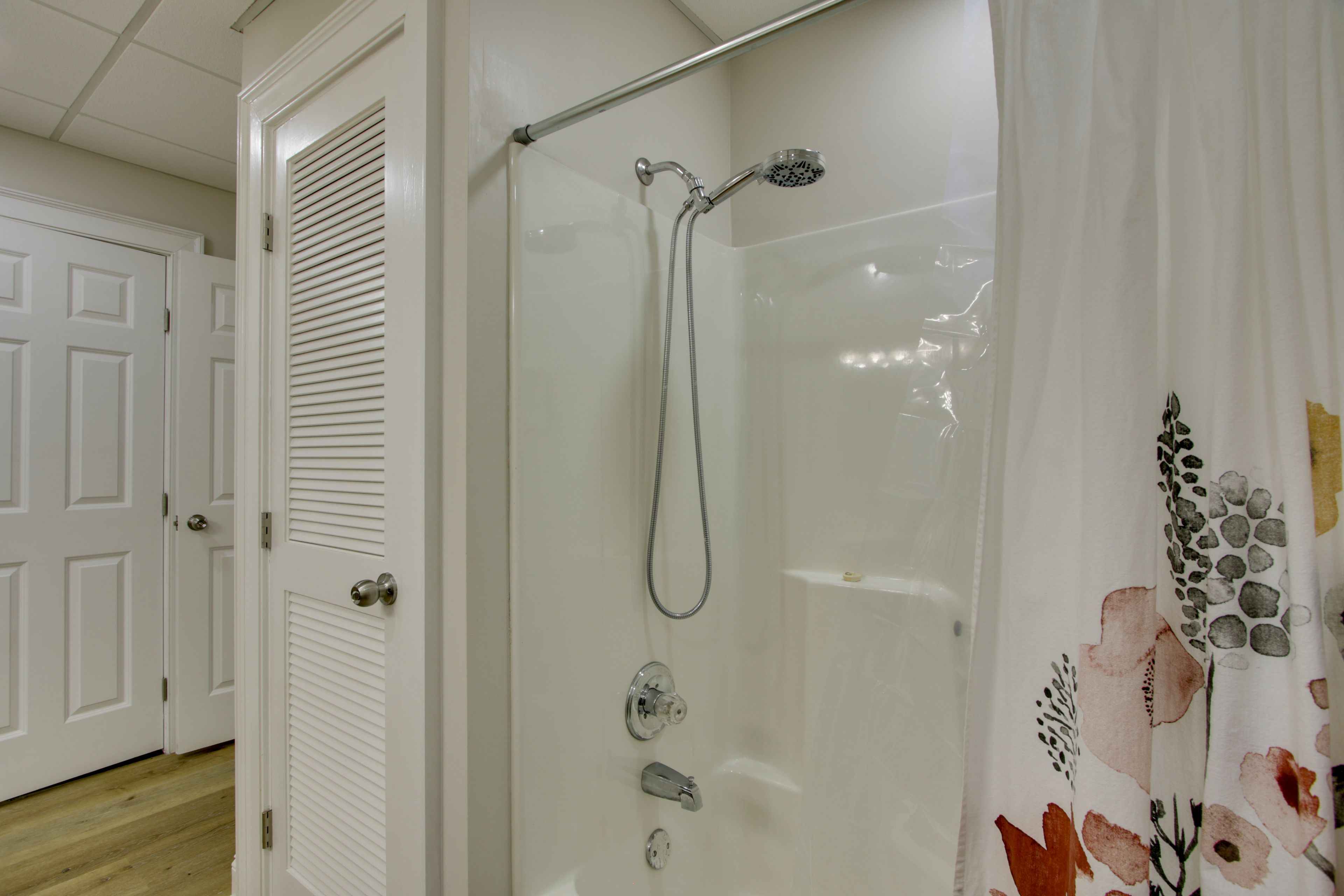 Full Bathroom | Lower Level
