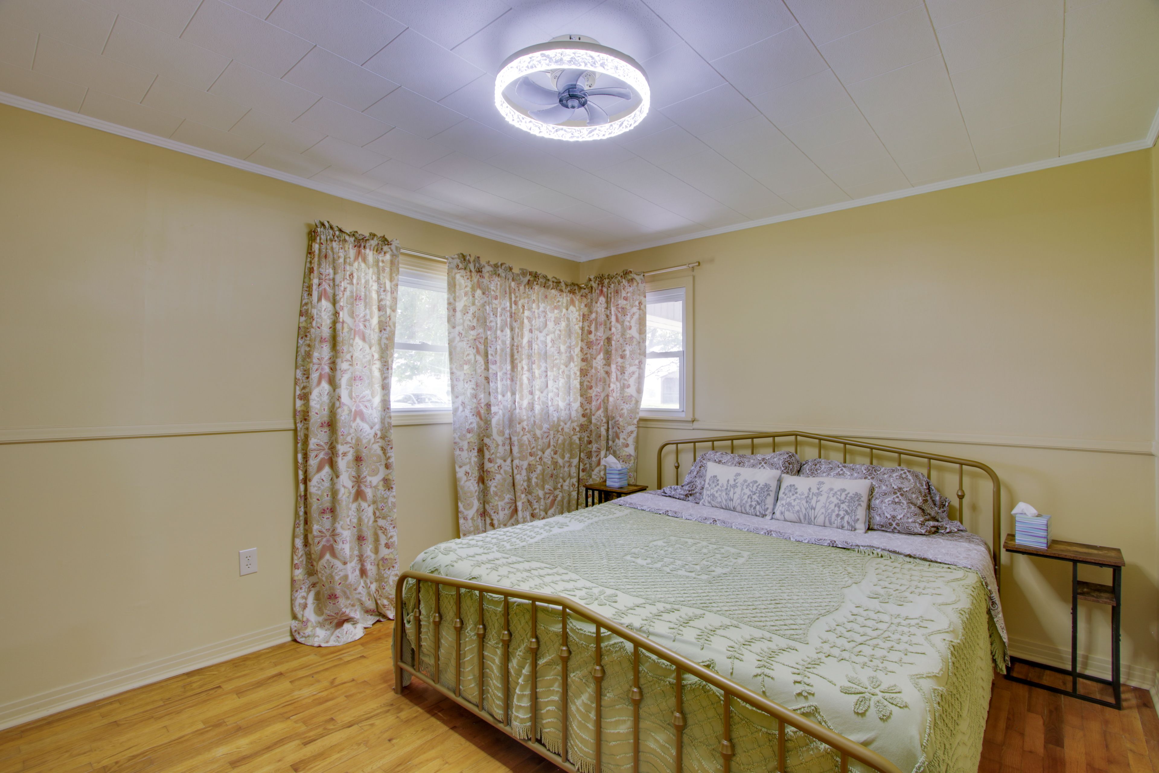 Bedroom 1 | King Bed