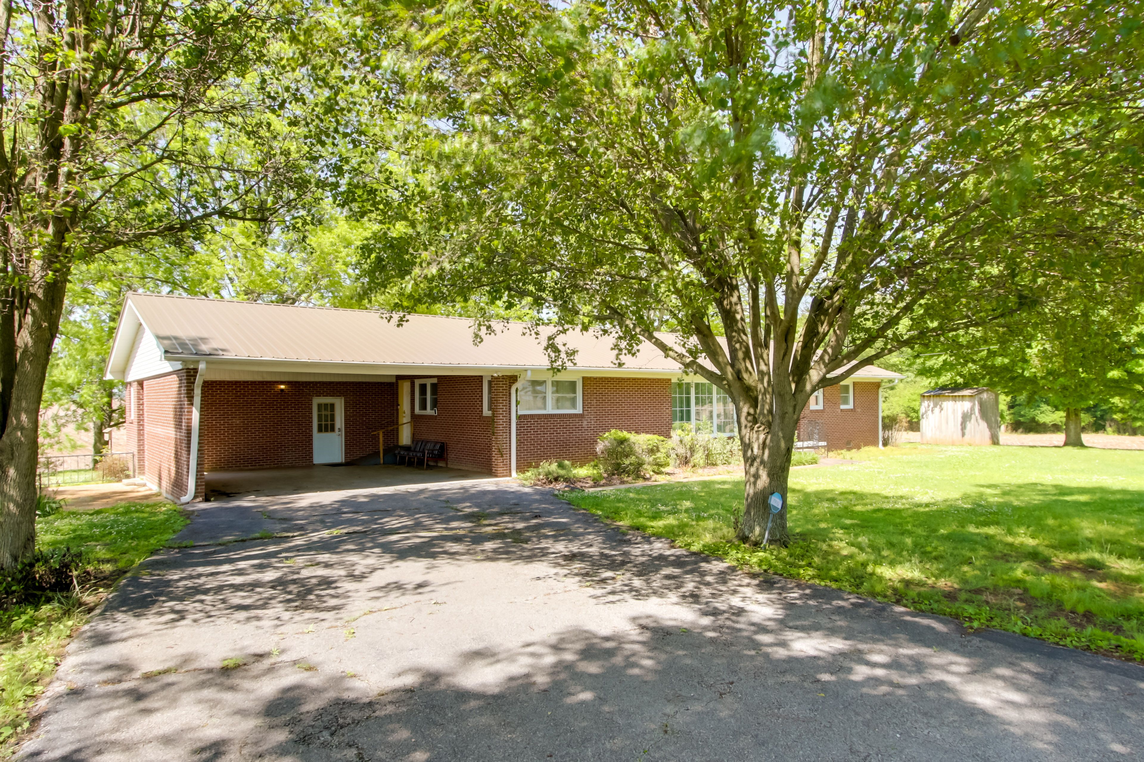 Parking | Driveway (6 Vehicles) | RV/Trailer Parking Allowed On-Site