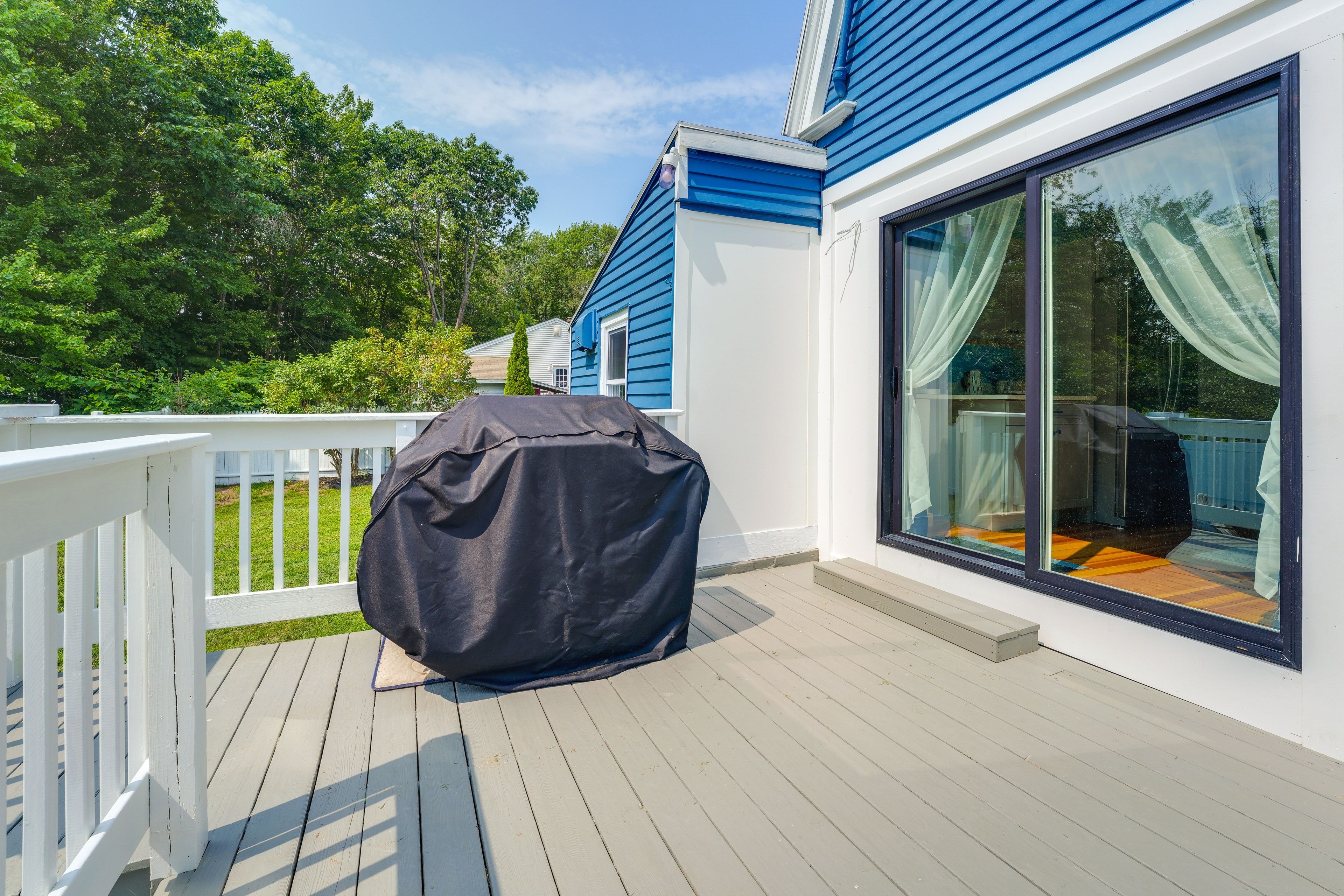 Deck | Gas Grill | Propane Provided