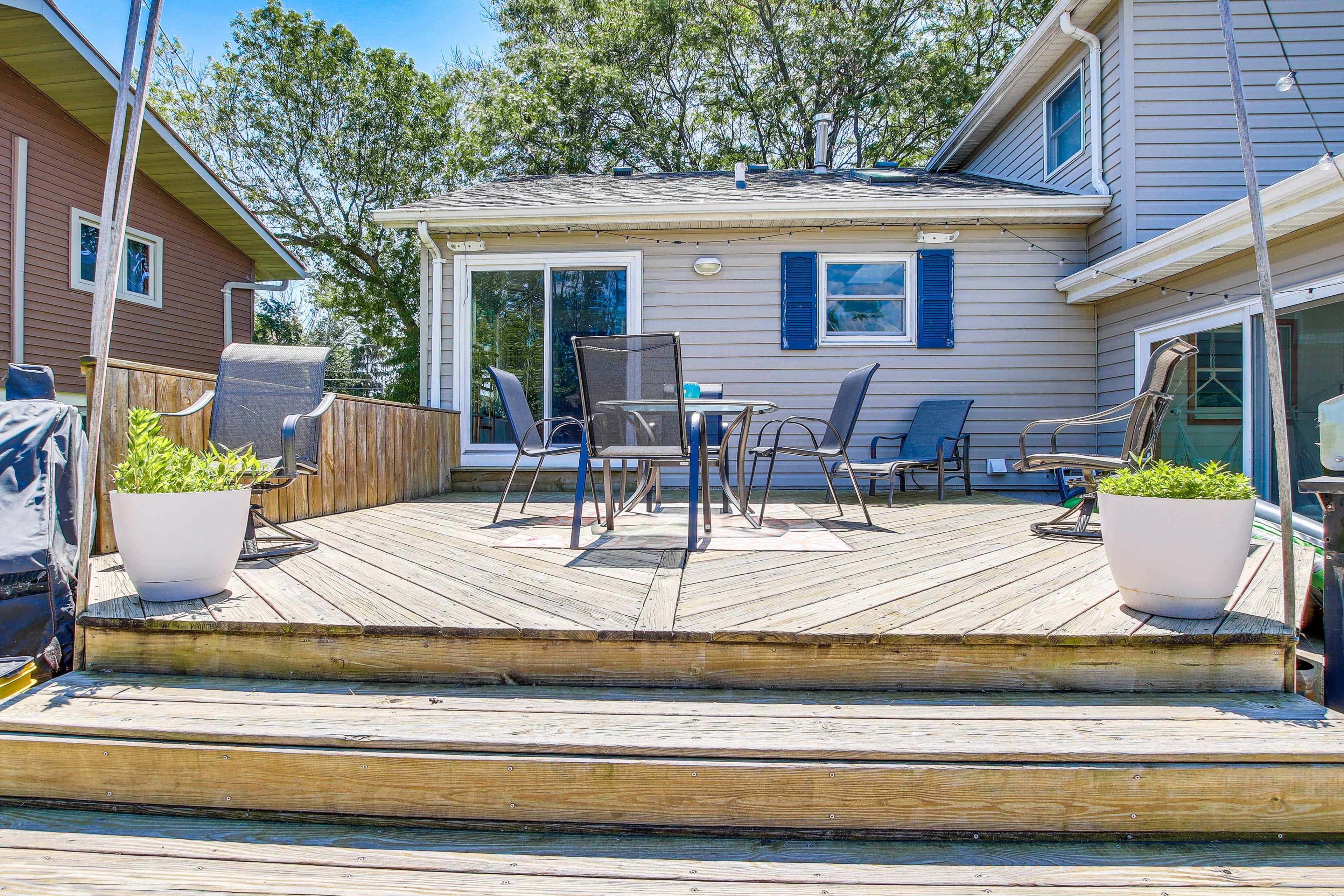 Private Backyard Area | Dining Area | Pedal Boat & Inflatable Kayak