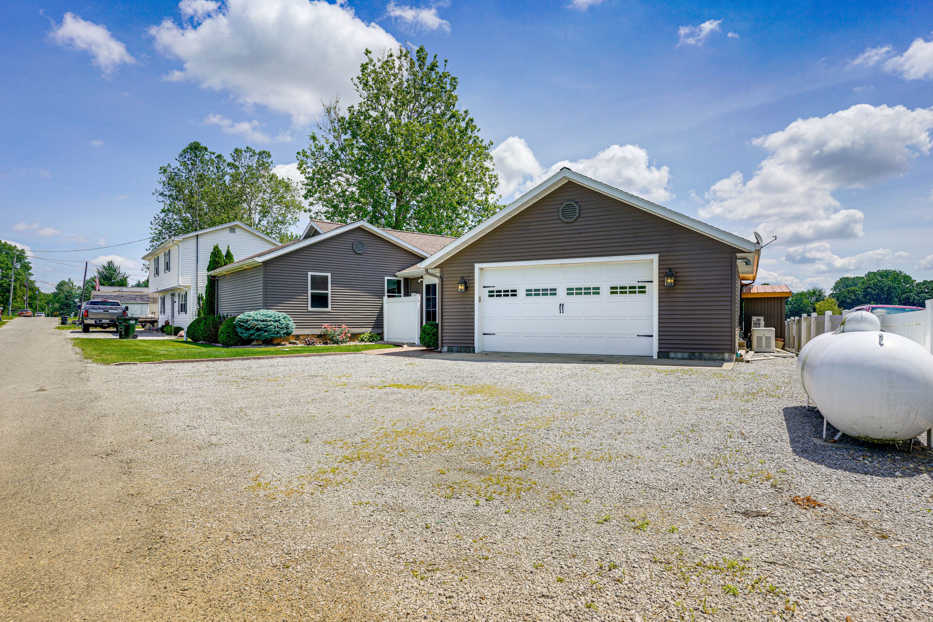 Parking | Driveway (4 Vehicles)