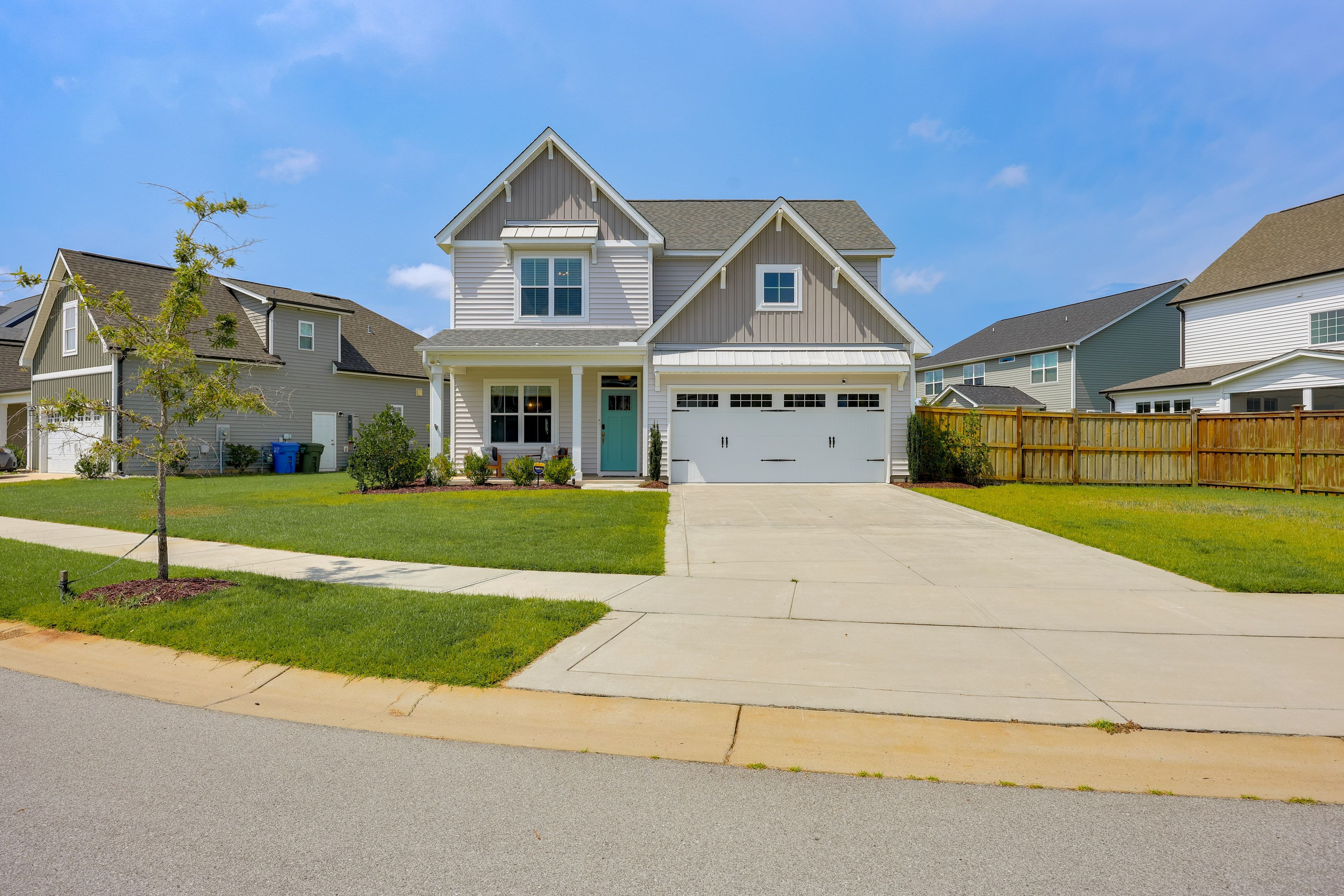 Parking | Garage (2 Vehicles) | Driveway (2 Vehicles)