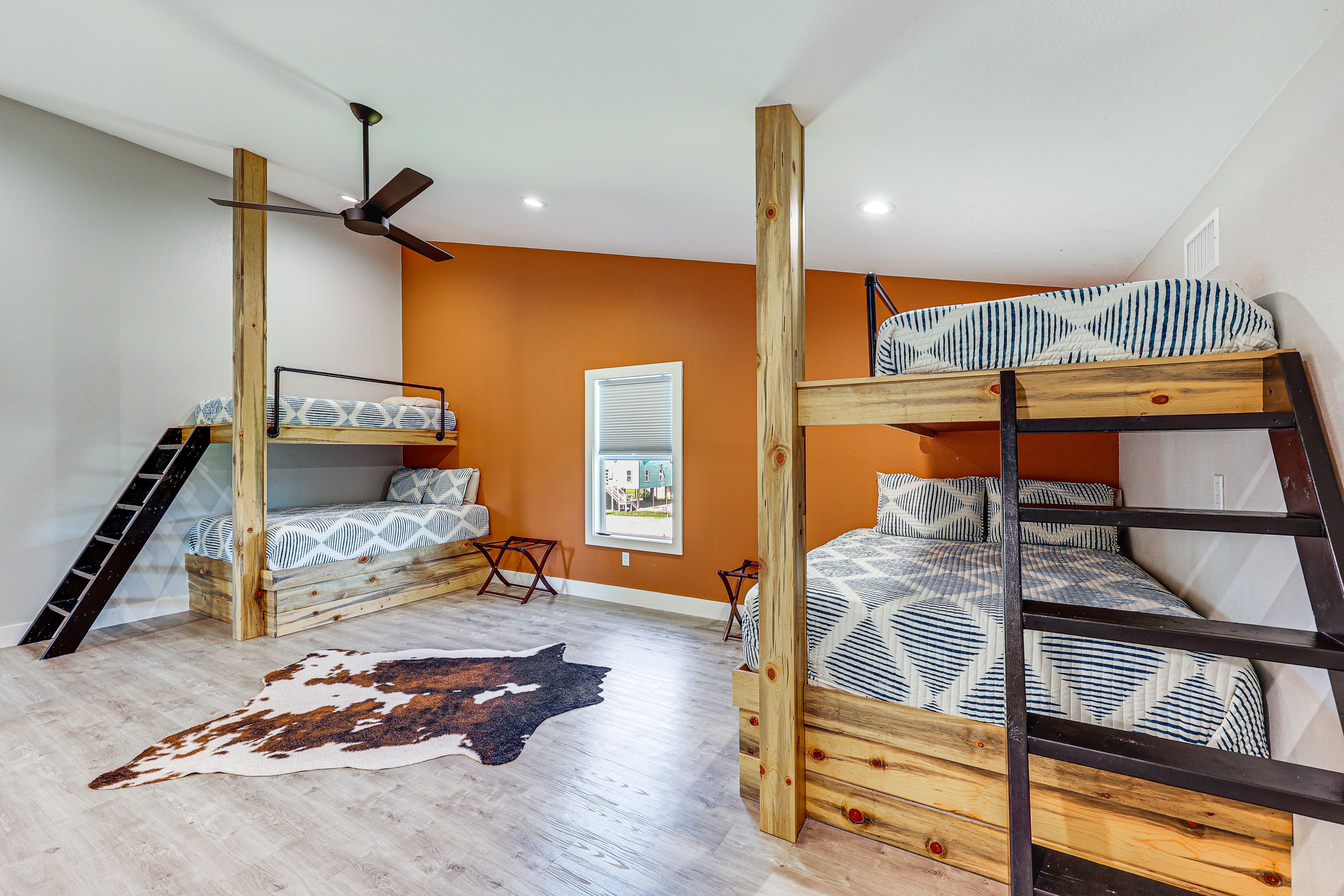 Bedroom 4 | 2 Twin XL/Queen Bunk Beds | 2nd Floor