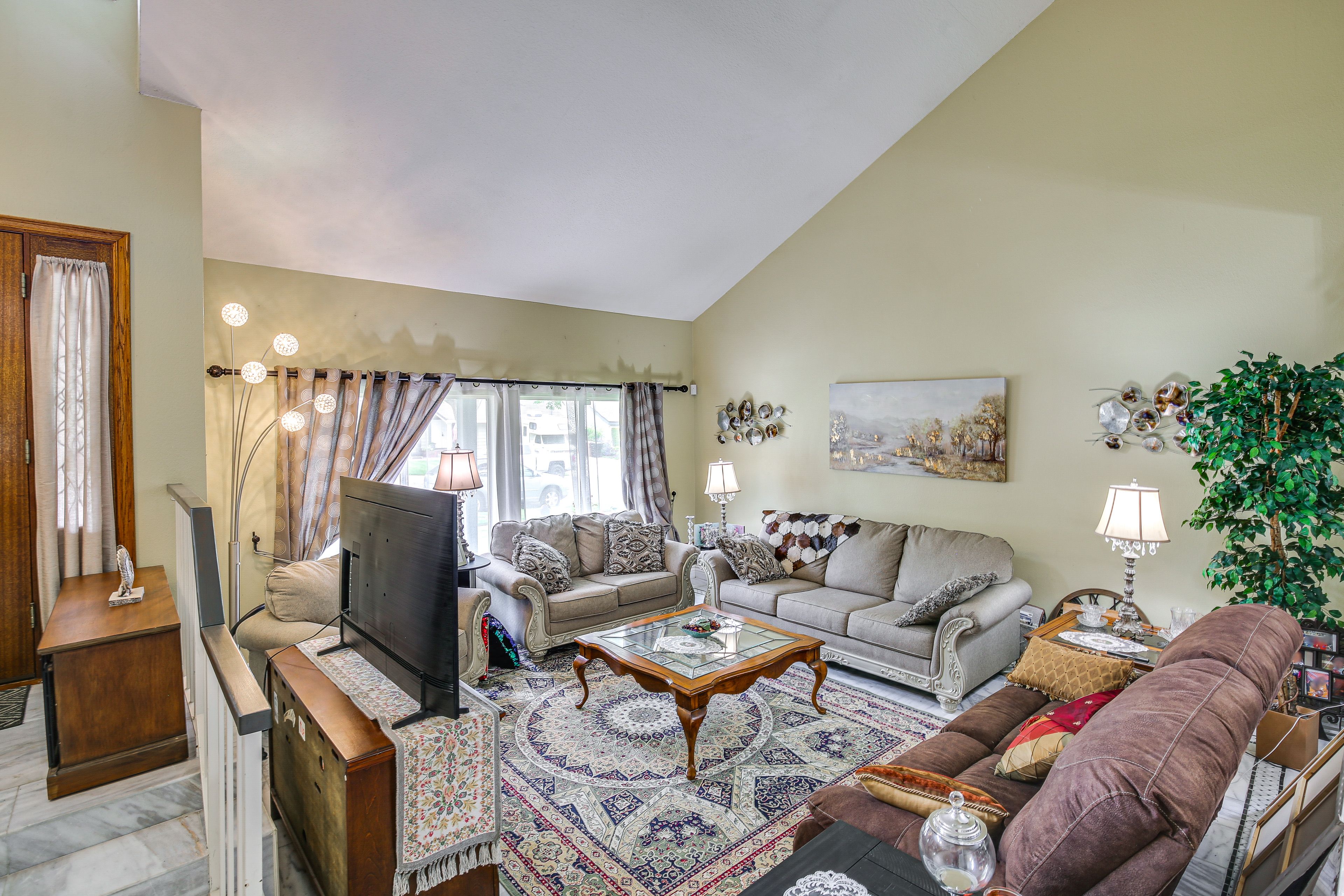 Living Room | Smart TV | 1st Floor