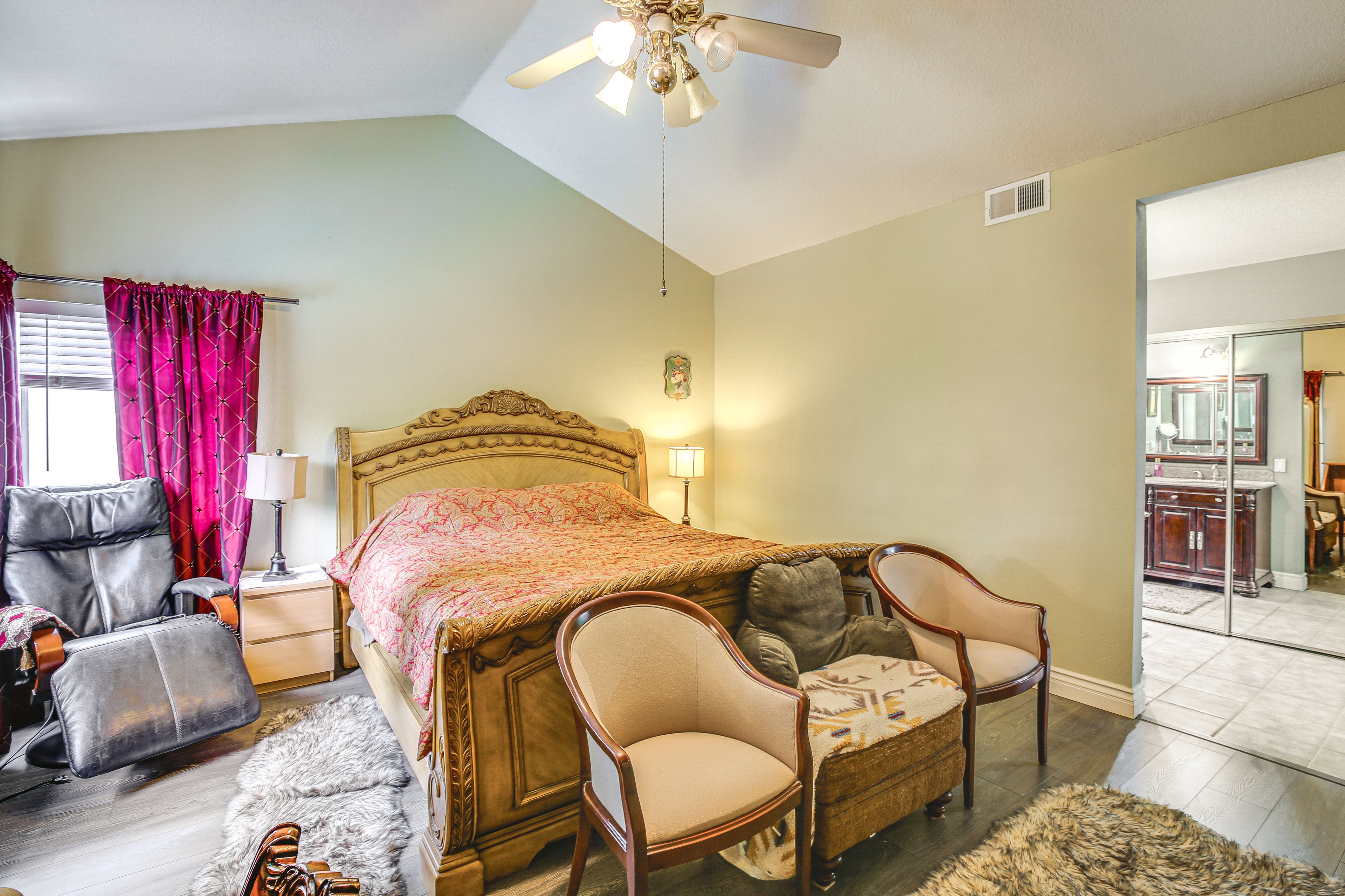 Bedroom 1 | California King Bed | En-Suite Bathroom | 2nd Floor