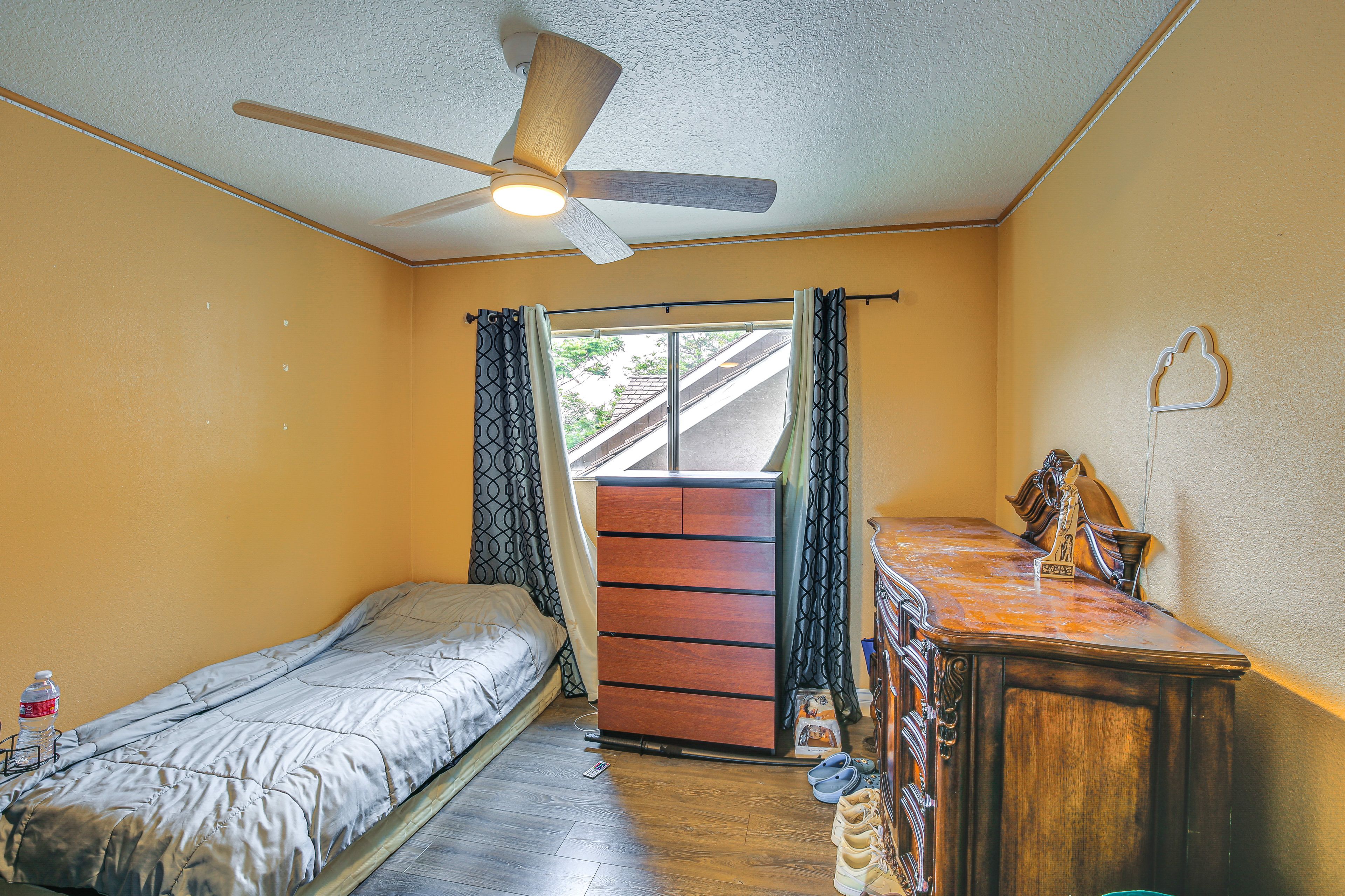 Bonus Room | Twin Floor Mattress | 2nd Floor